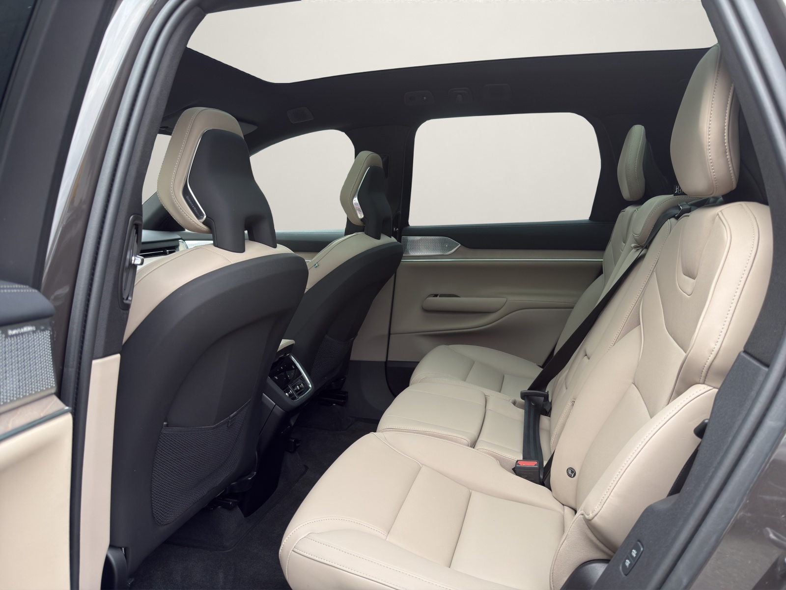 VOLVO EX90 Twin Performance Ultra AWD-image-13