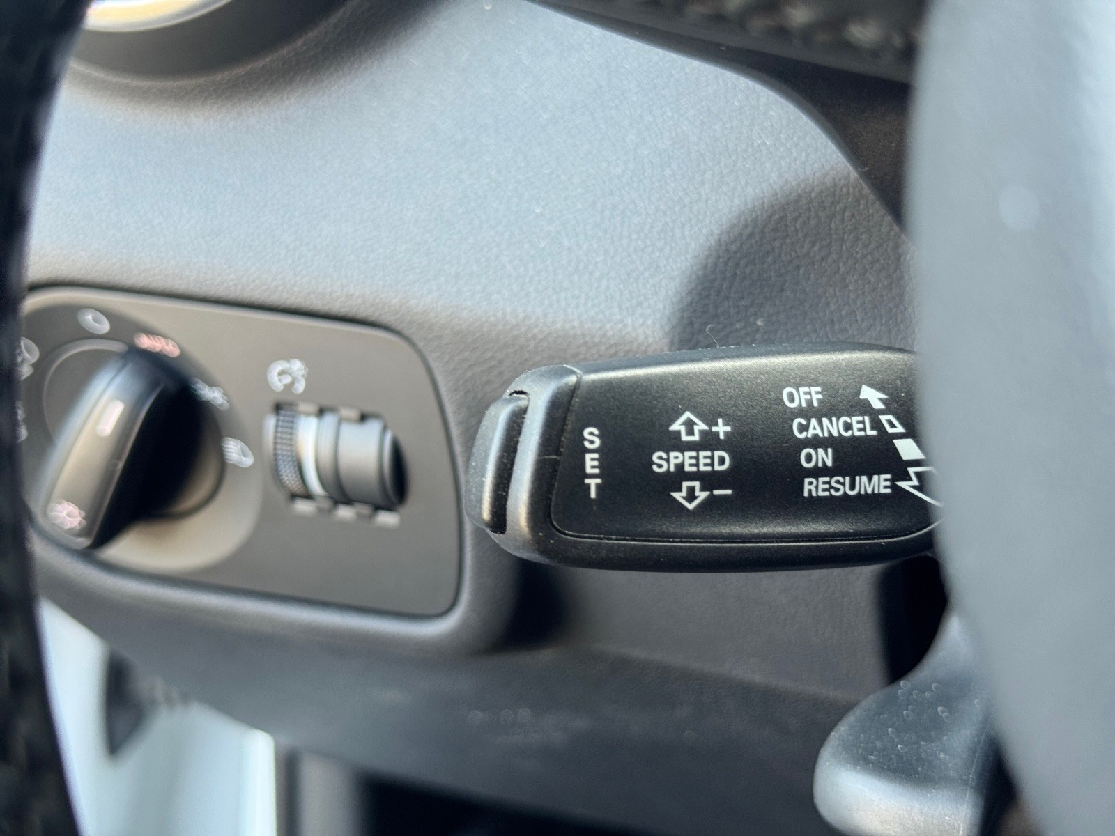 AUDI A1 1.0 TFSI-image-16