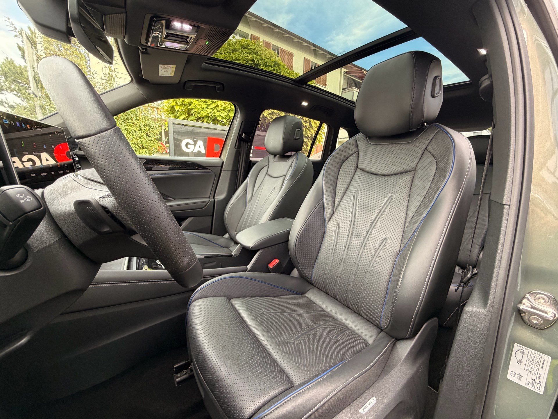 VW Tiguan 2.0 TSI 265PS 4Motion R-Line ***360° KAMERA & PANORAMADACH***-image-7