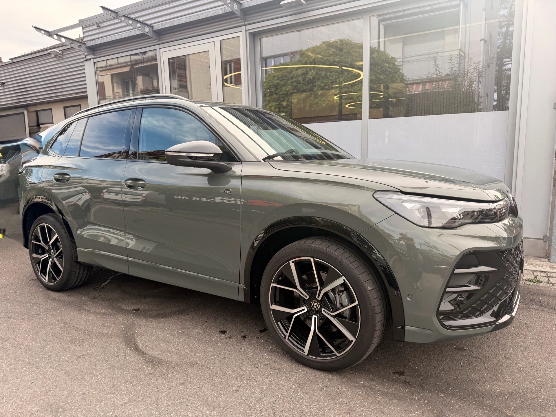 VW Tiguan 2.0 TSI 265PS 4Motion R-Line ***360° KAMERA & PANORAMADACH***-showroom-element-2