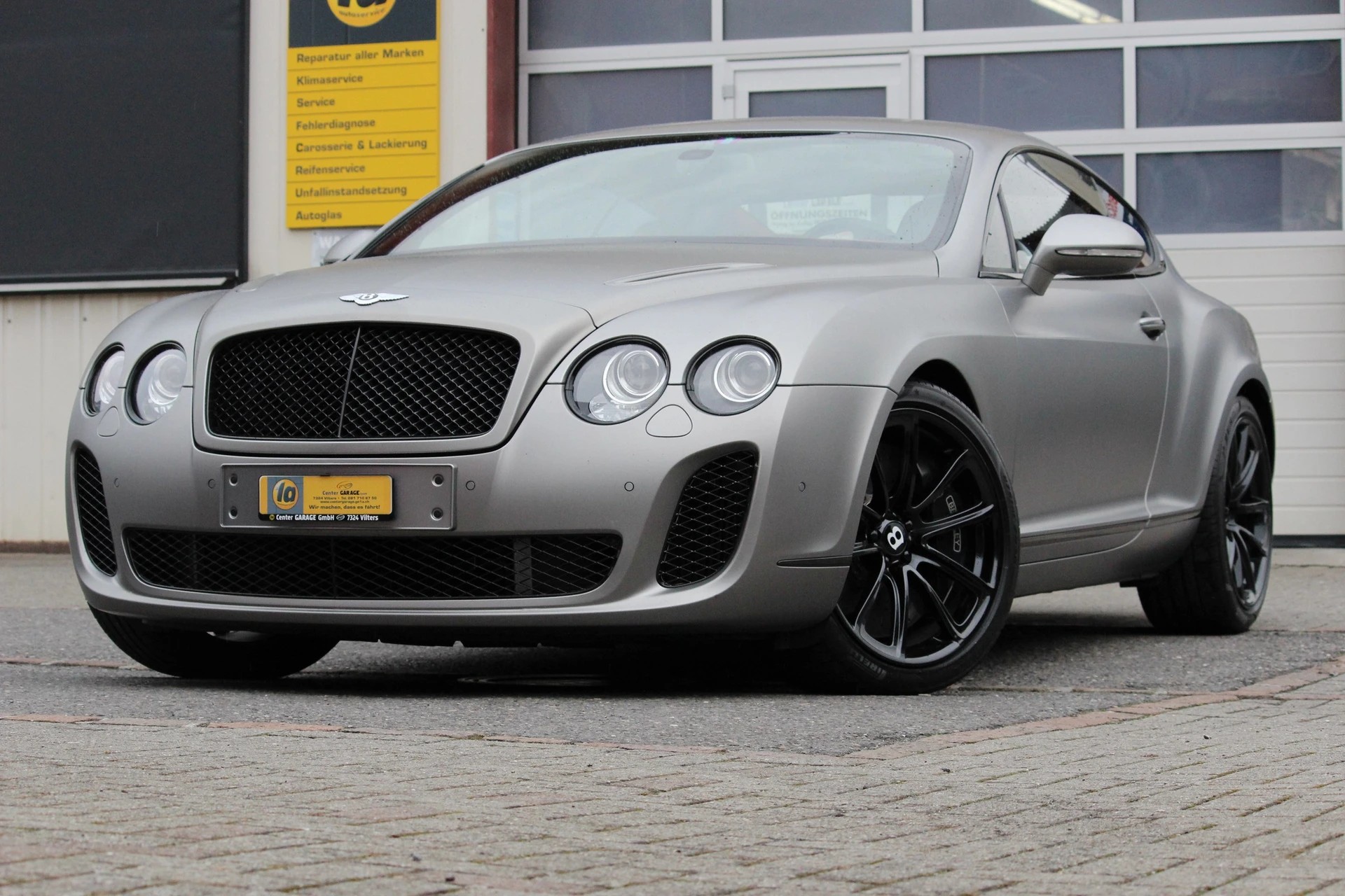 BENTLEY Continental Supersports 6.0 W12-showroom-element-1