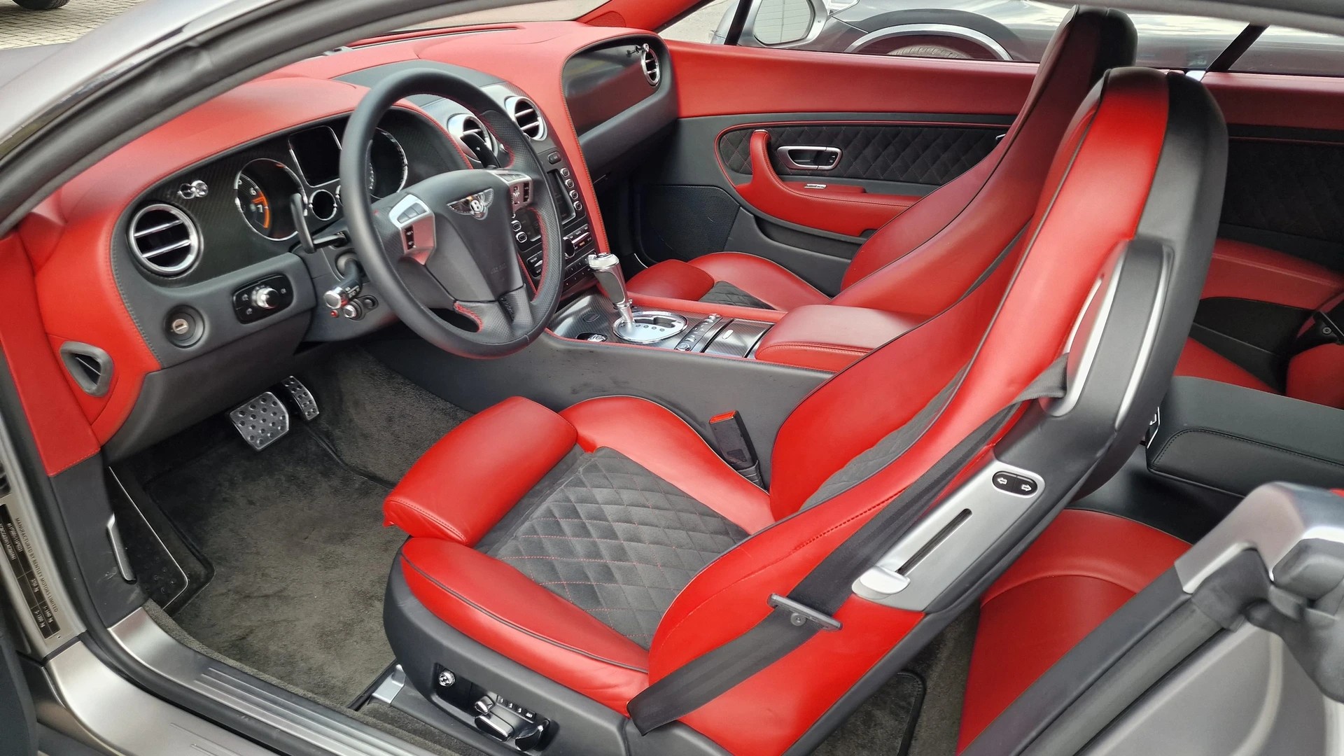 BENTLEY Continental Supersports 6.0 W12-image-14