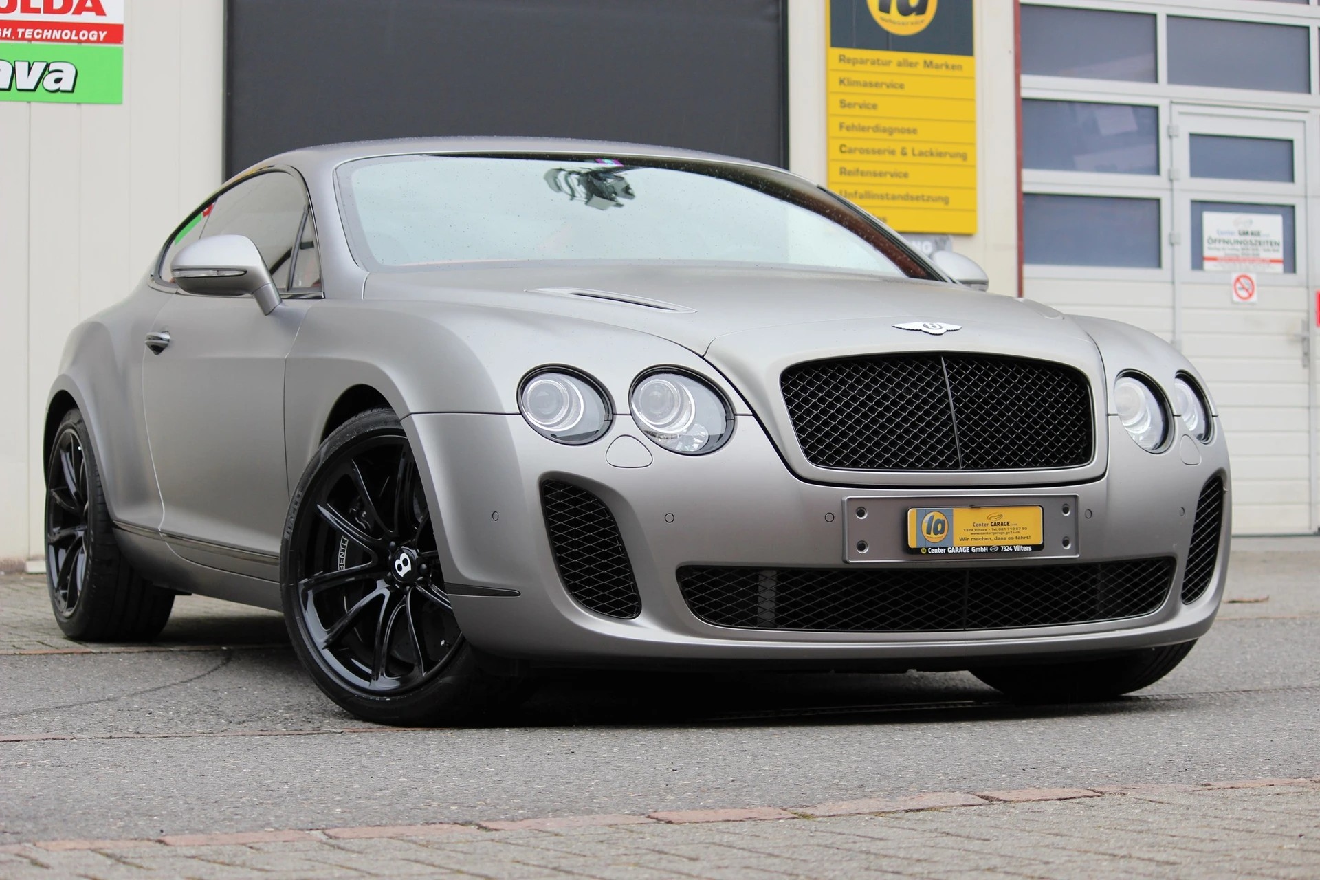 BENTLEY Continental Supersports 6.0 W12-showroom-element-3