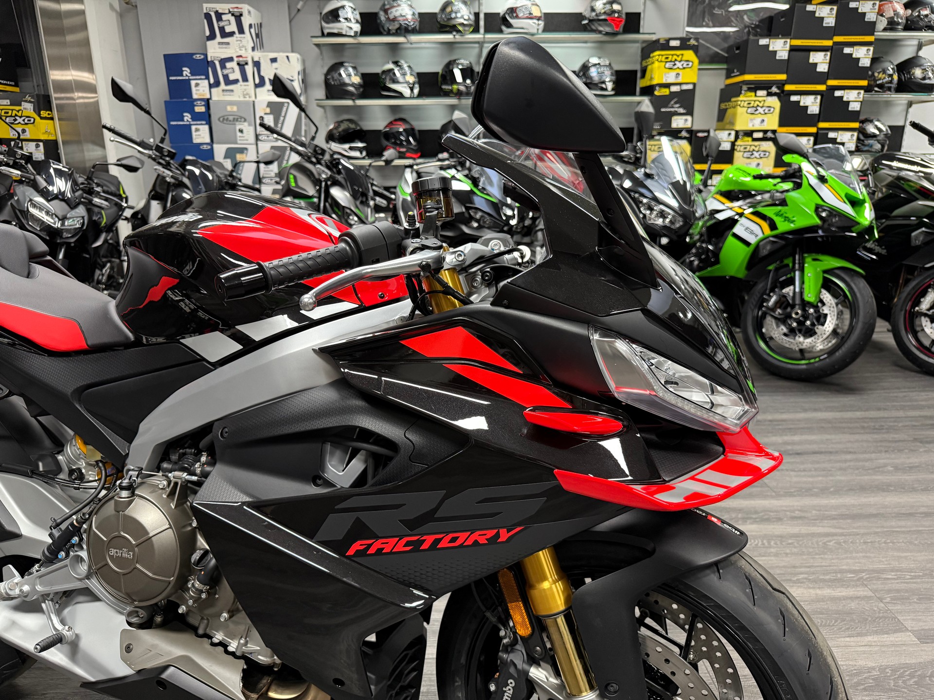 APRILIA RS 660 Factory E5+ 2025 Dark Banshee-image-2