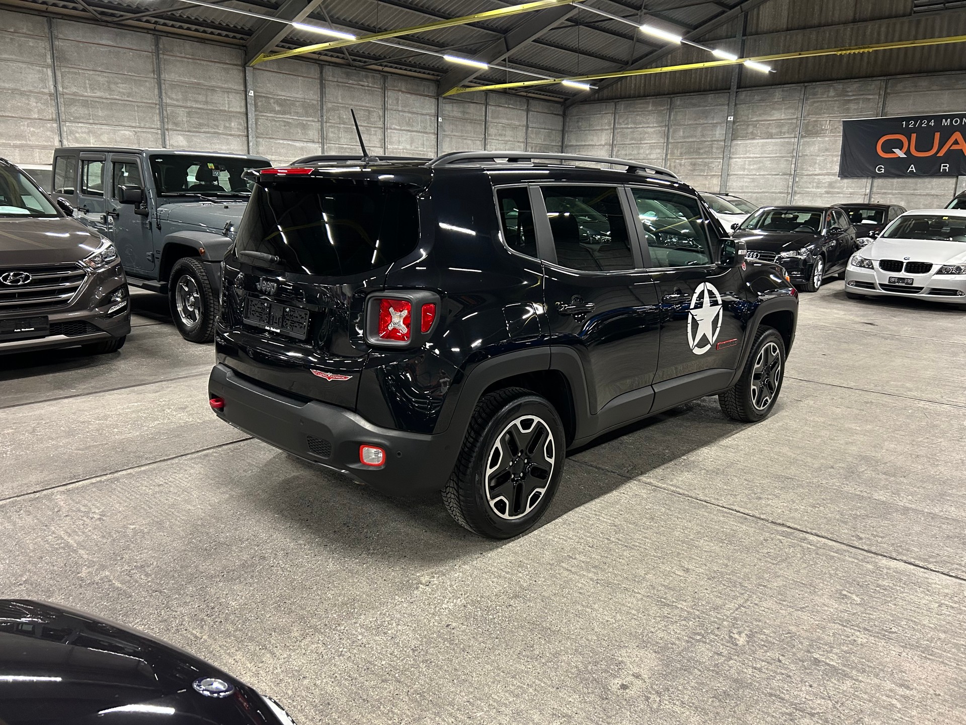 JEEP Renegade 2.0 CRD Trailhawk AWD + Low Range 9ATX-showroom-element-3