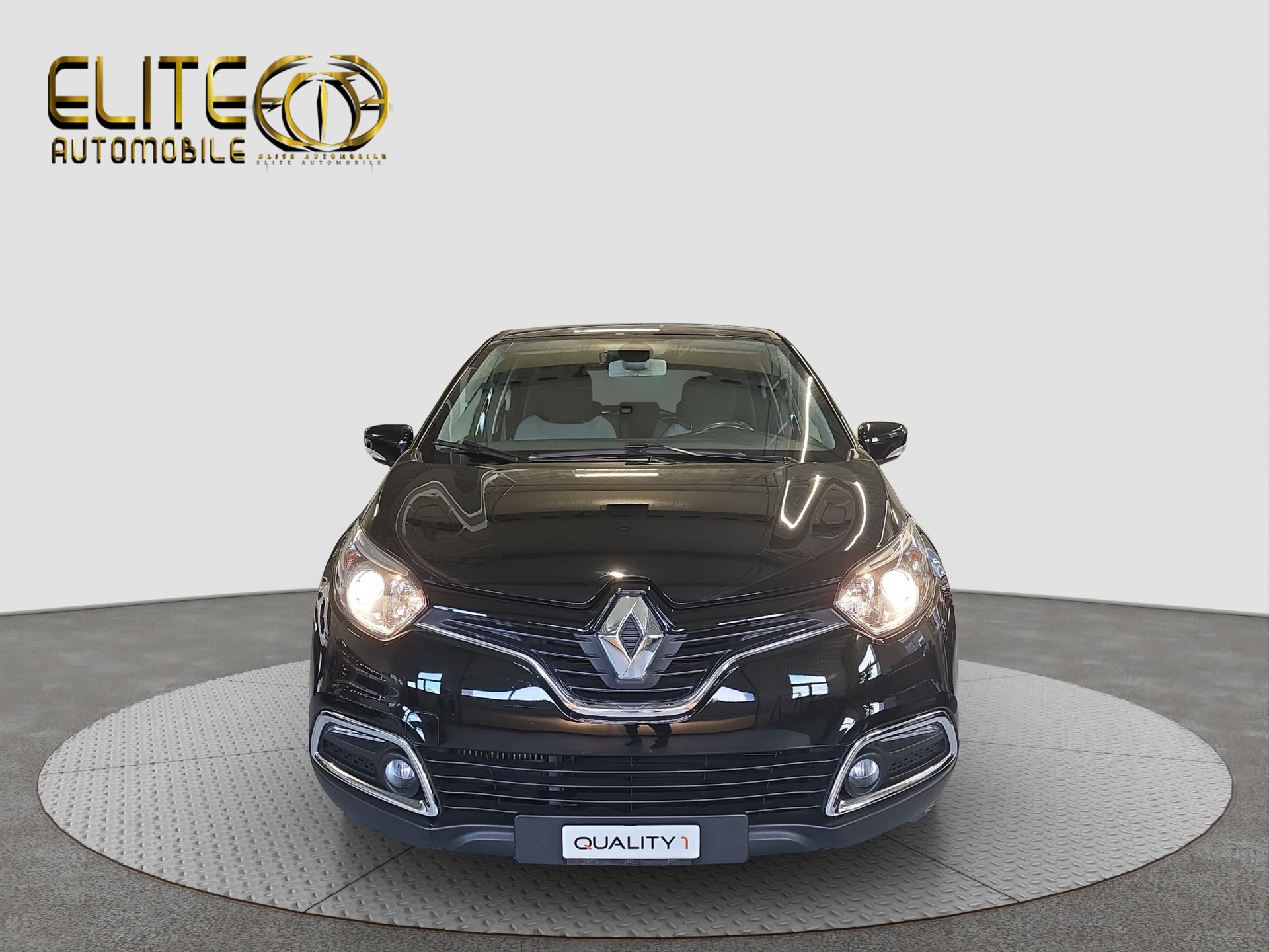 RENAULT Captur 1.2 T 16V Privilège EDC-showroom-element-1