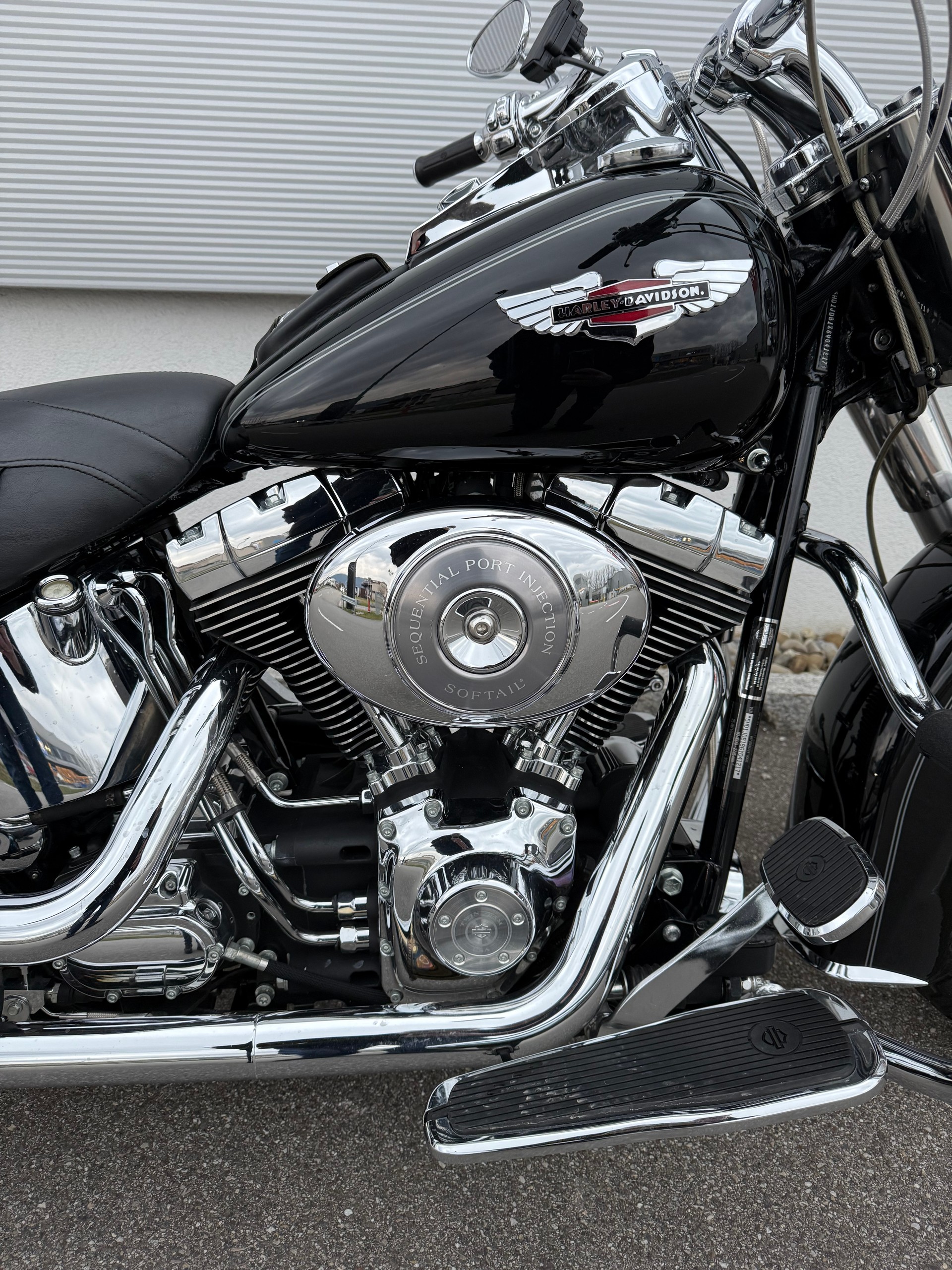 HARLEY-DAVIDSON FLSTNI Softail Deluxe-image-3