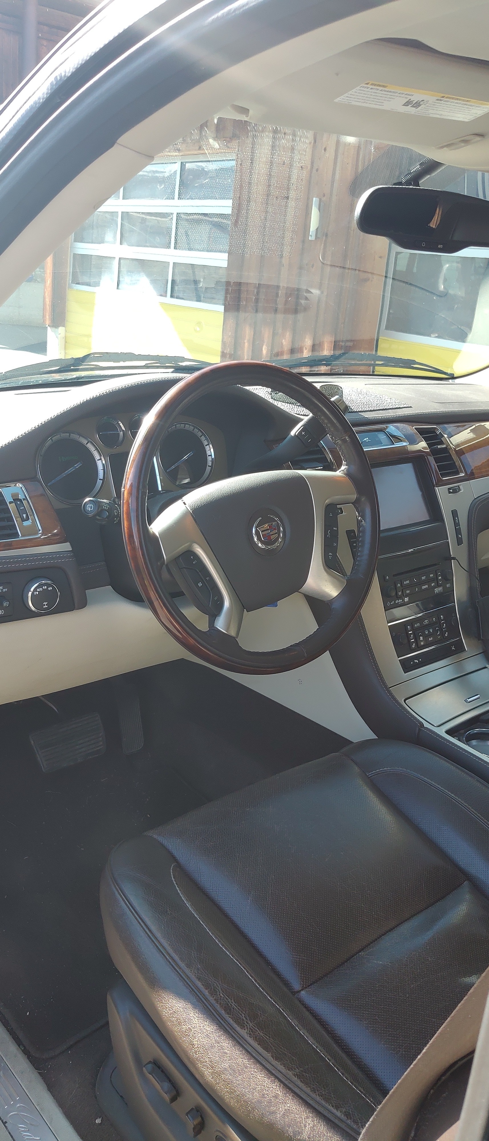 CADILLAC Escalade 6.0 Hybrid Platinum Edition-image-2