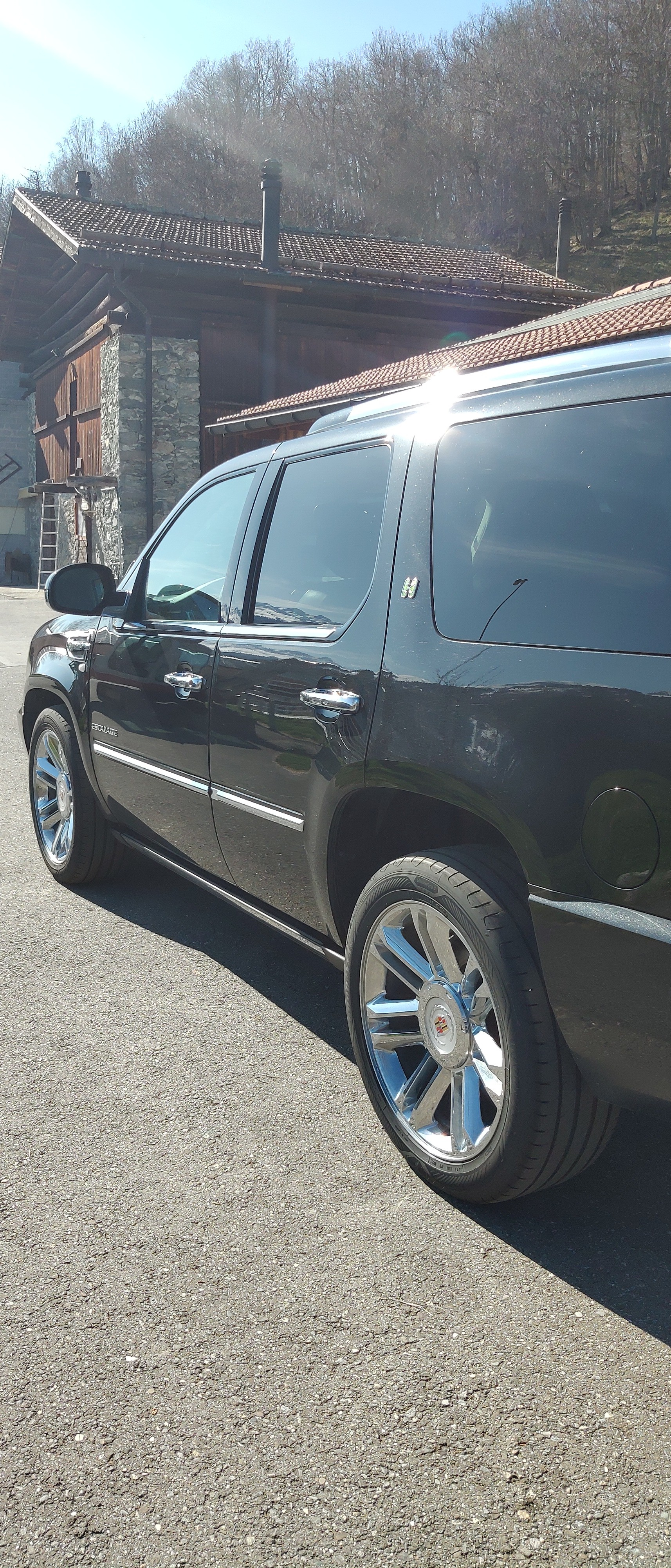CADILLAC Escalade 6.0 Hybrid Platinum Edition-image-1