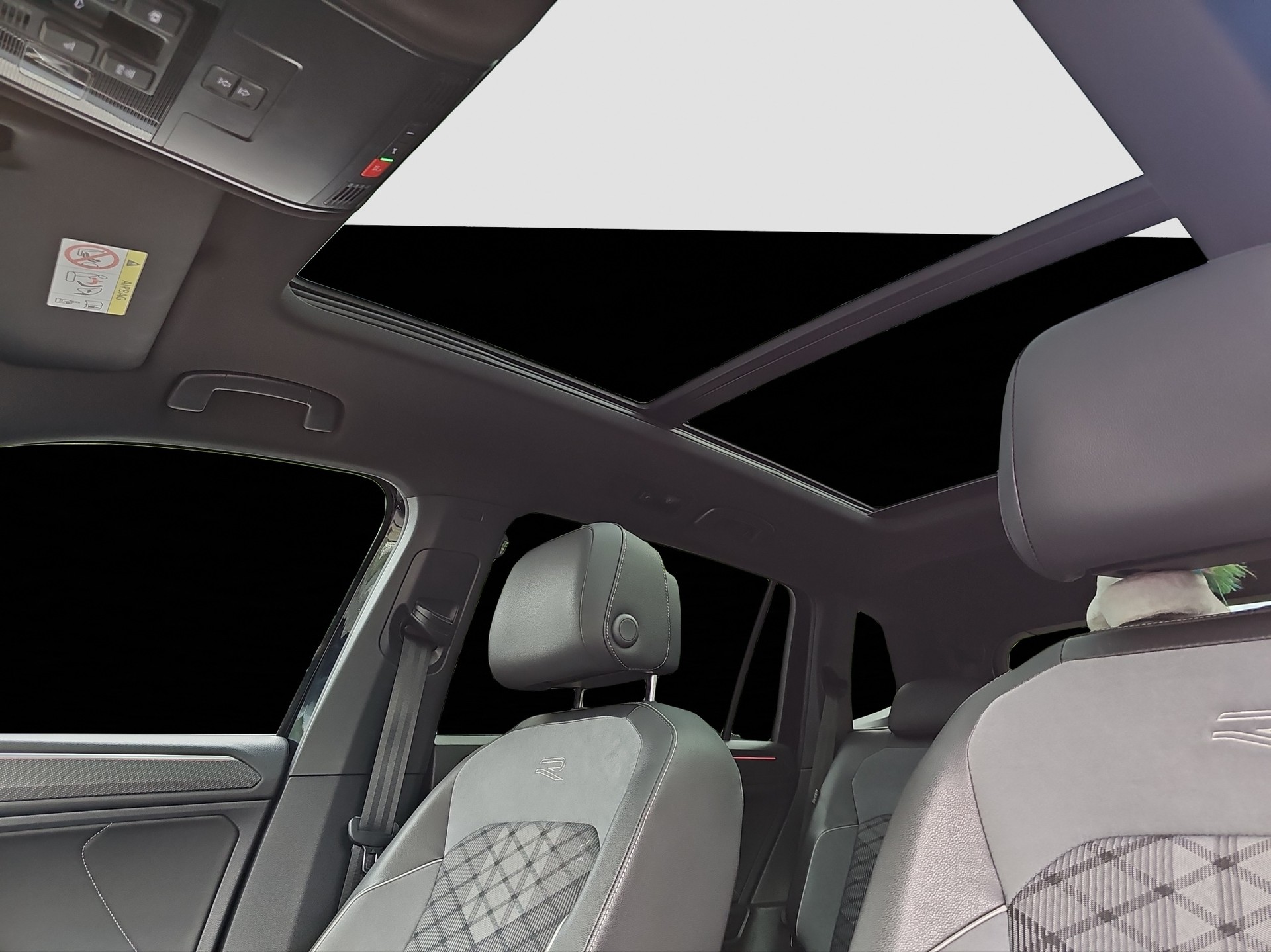 VW Tiguan Allspace 2.0TSI R-Line 4Motion DSG-image-14