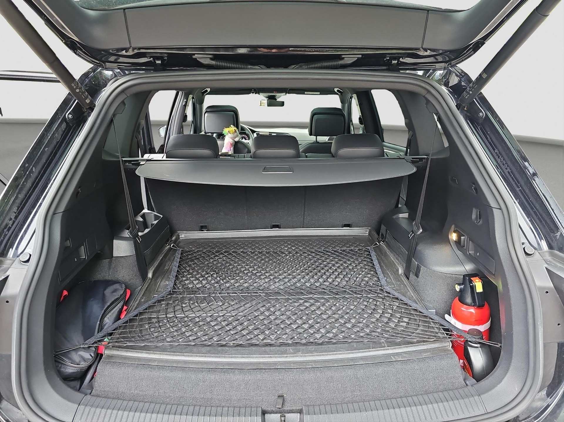 VW Tiguan Allspace 2.0TSI R-Line 4Motion DSG-image-15