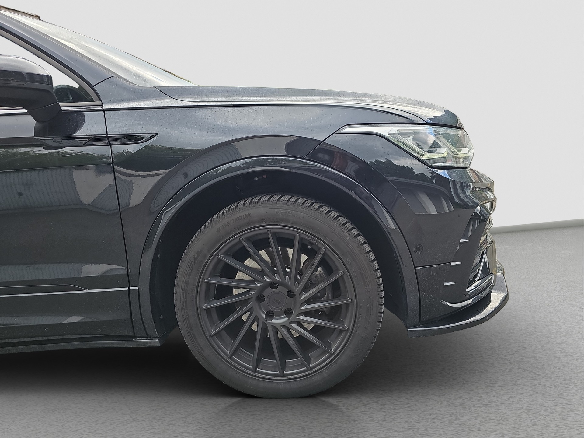 VW Tiguan Allspace 2.0TSI R-Line 4Motion DSG-image-8