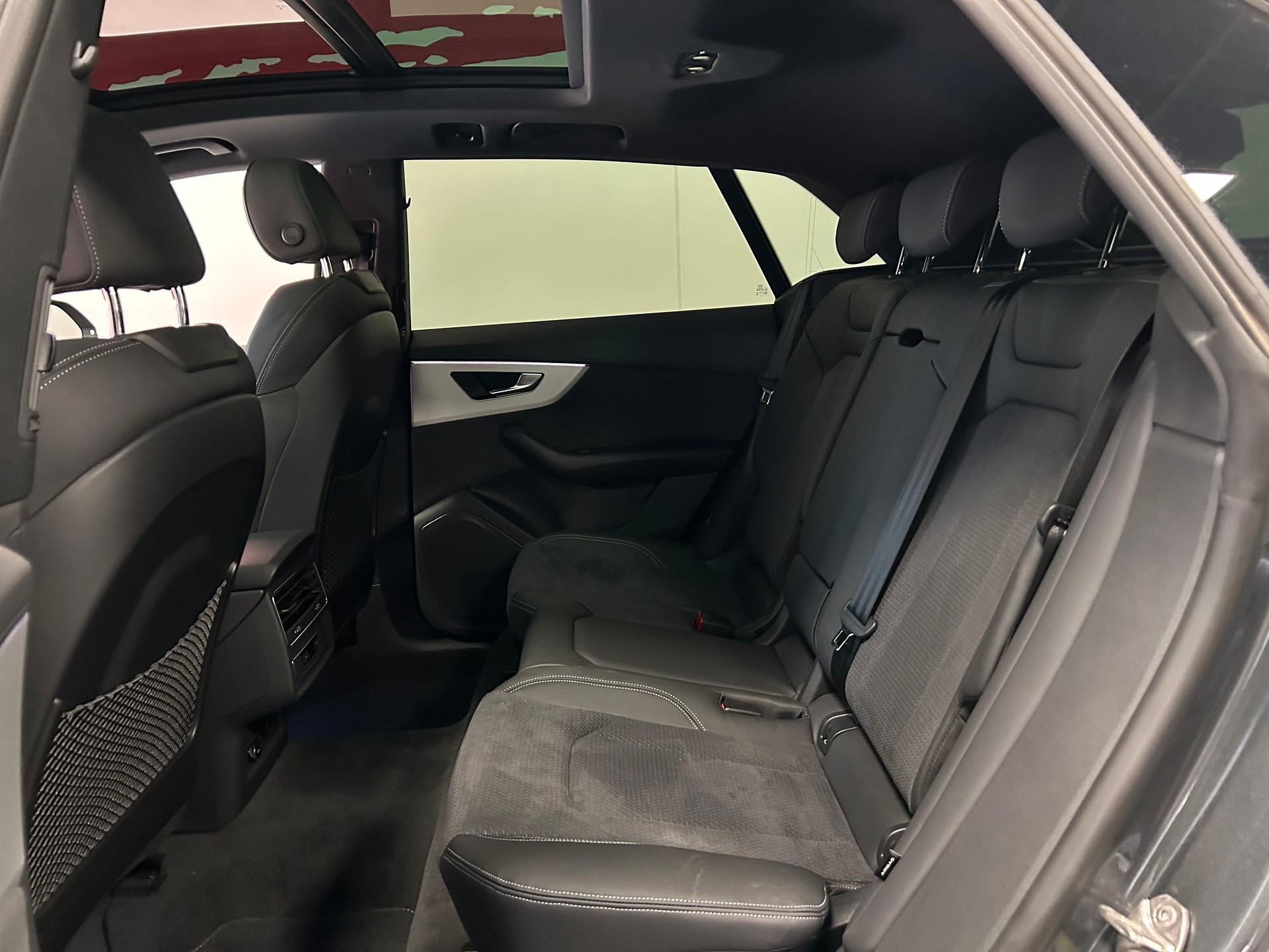 AUDI Q8 SUV 3.0 55 TFSI e quattro T-Tronic-image-13