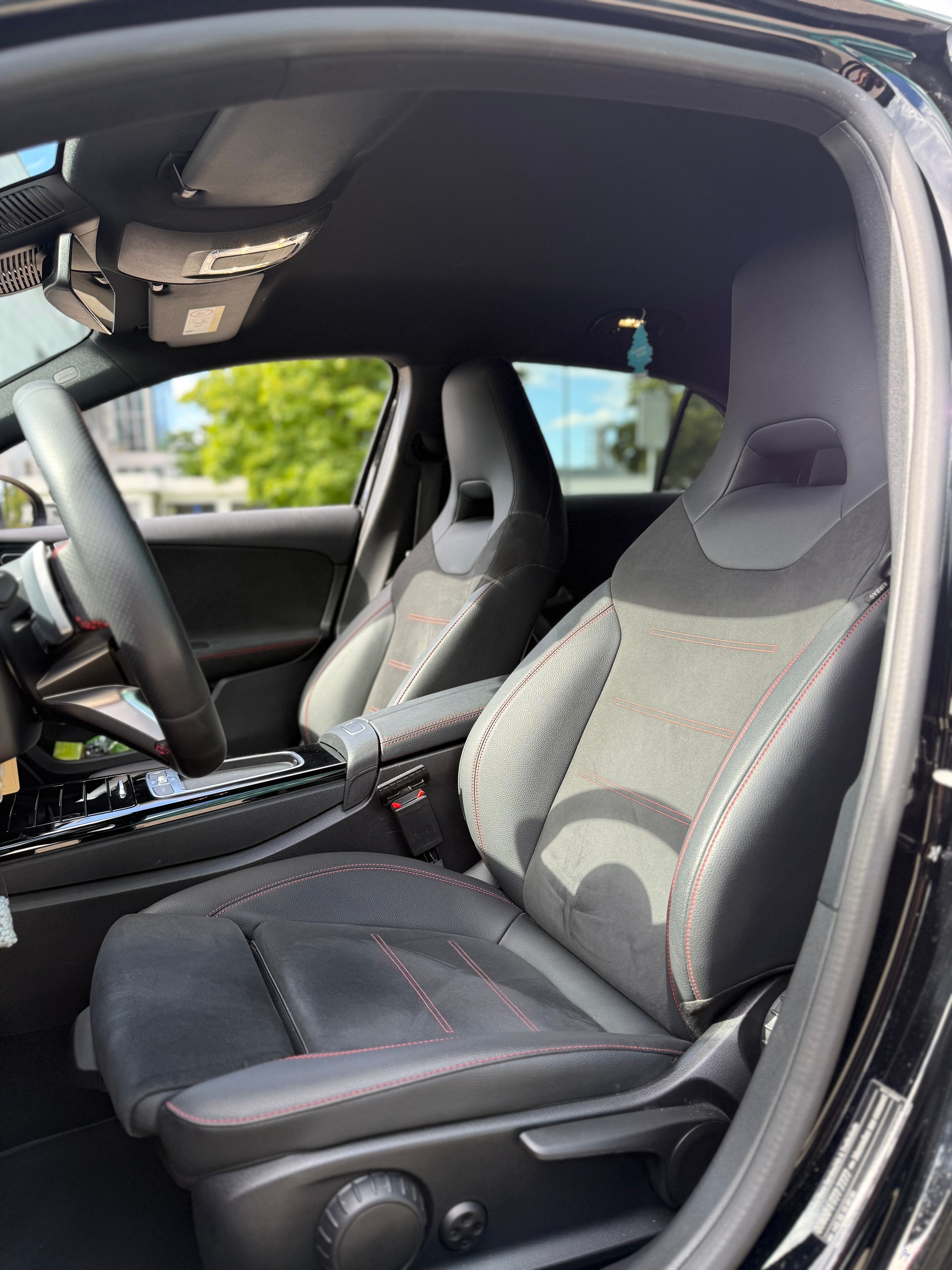 MERCEDES-BENZ A 200 7G-DCT-image-8