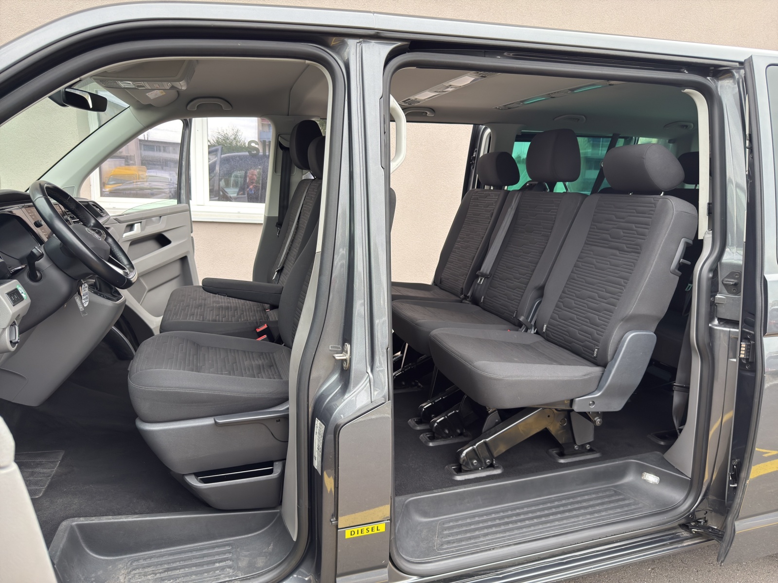 VW T6.1 Caravelle 2.0 TDI Comfortline 4Motion DSG LWB-image-23
