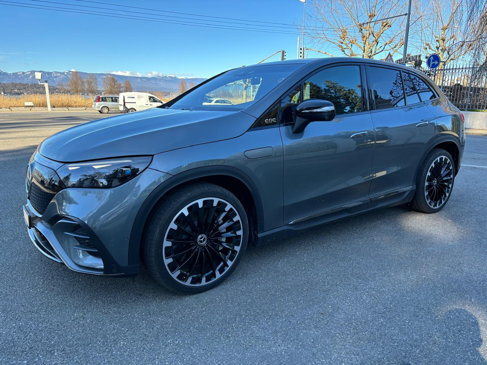 MERCEDES-BENZ EQE SUV 500 4 Matic Executive Edition-showroom-element-2