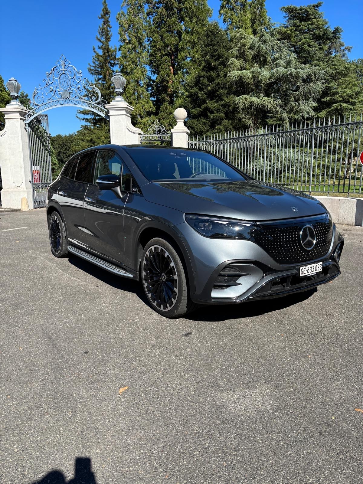 MERCEDES-BENZ EQE SUV 500 4 Matic Executive Edition-showroom-element-1