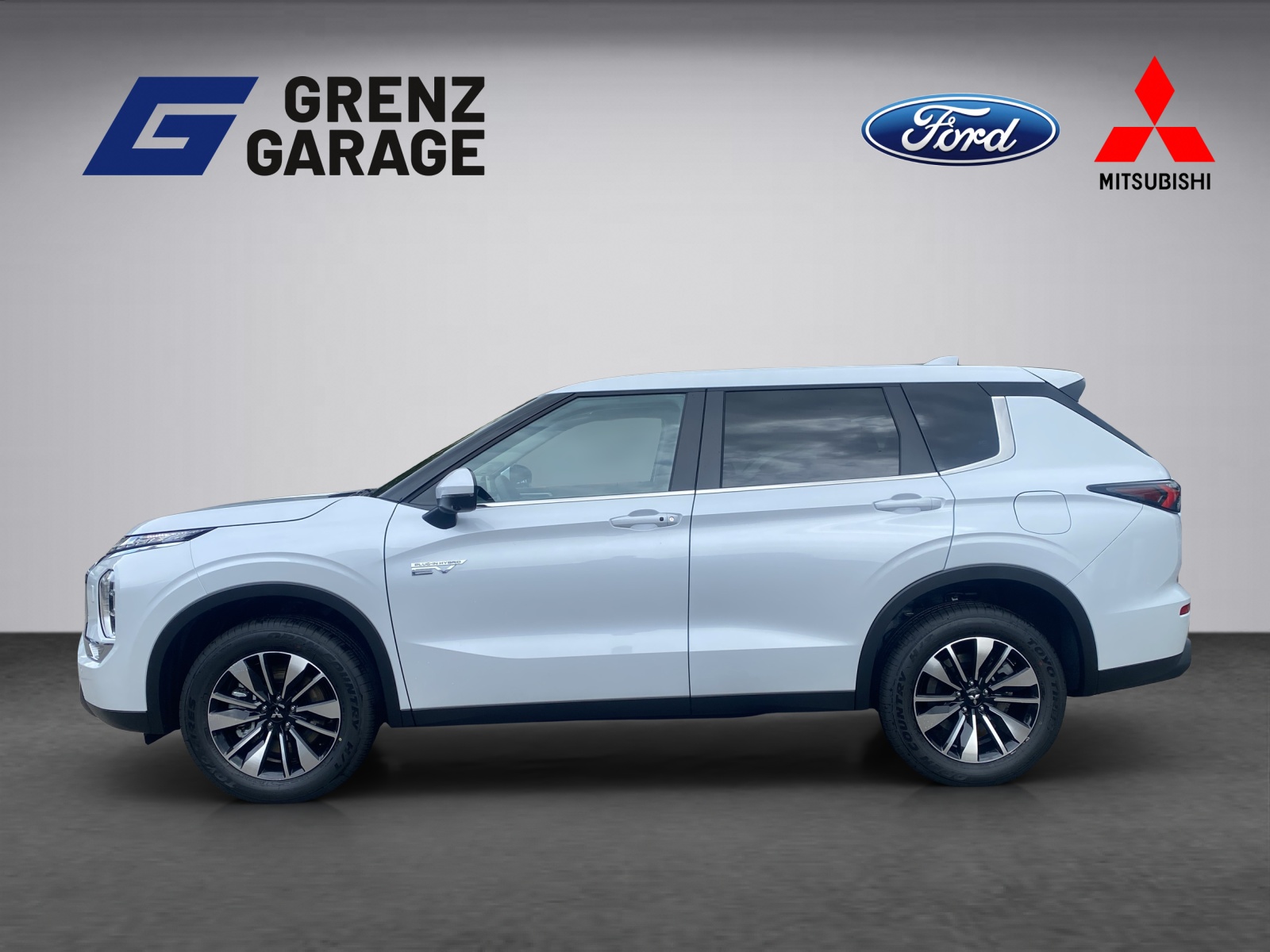 MITSUBISHI Outlander 2.4 PHEV Invite 4x4-showroom-element-1