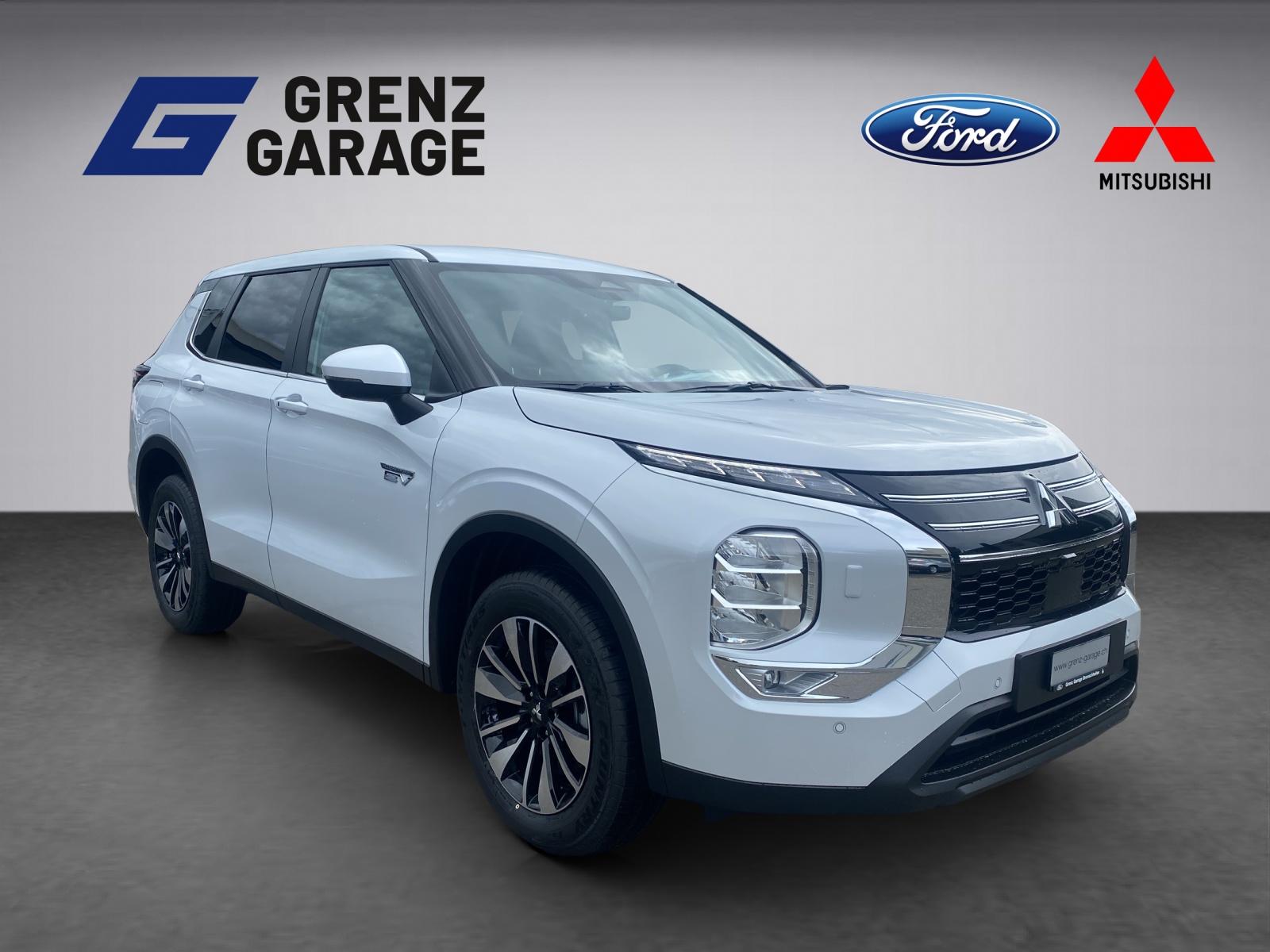 MITSUBISHI Outlander 2.4 PHEV Invite 4x4-image-7