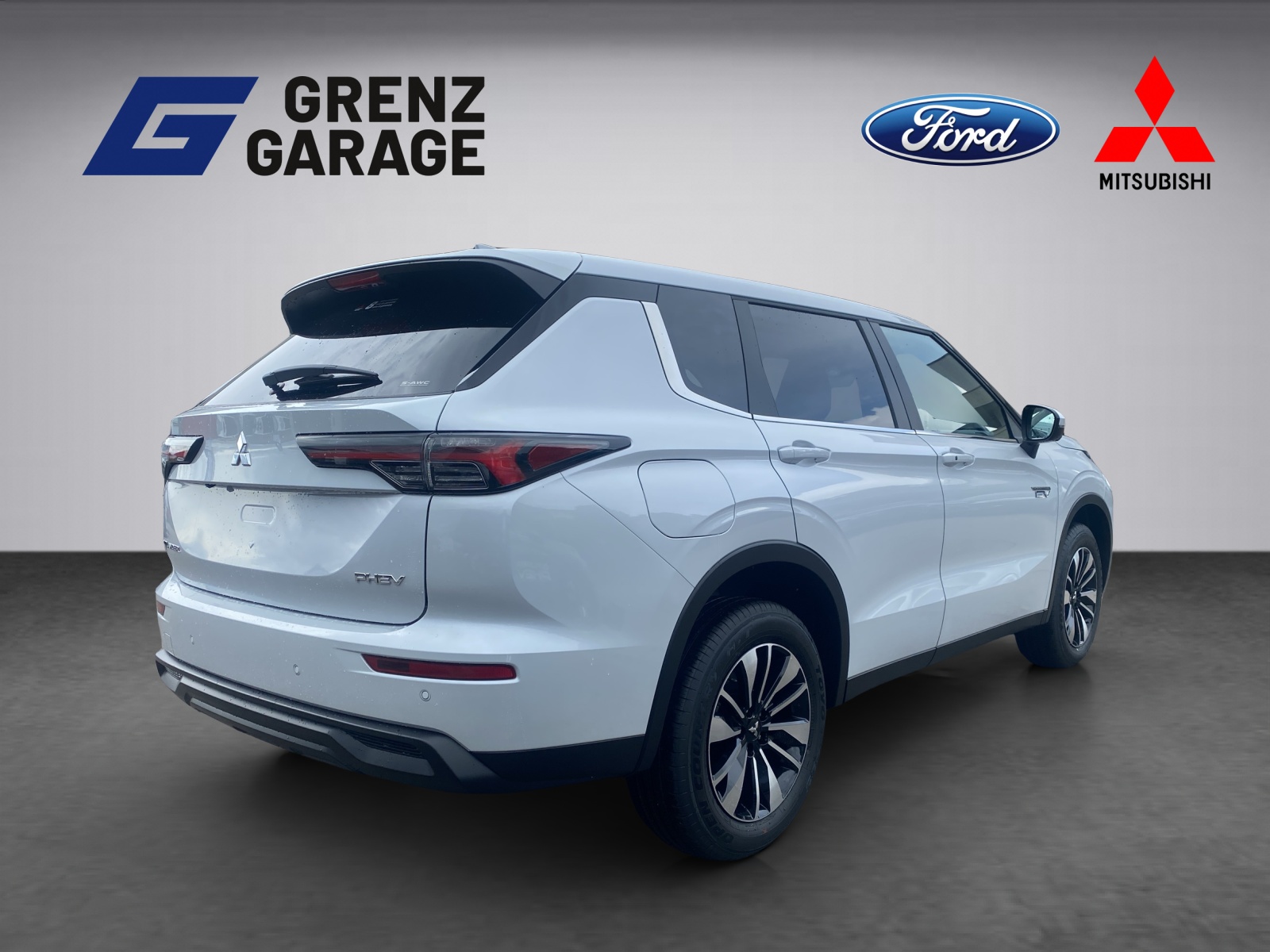 MITSUBISHI Outlander 2.4 PHEV Invite 4x4-image-5