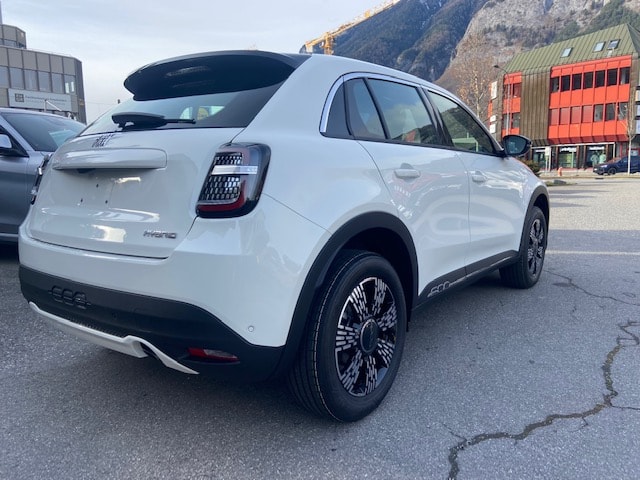 FIAT 1.2 MHEV 110PS Swiss Edition-image-2