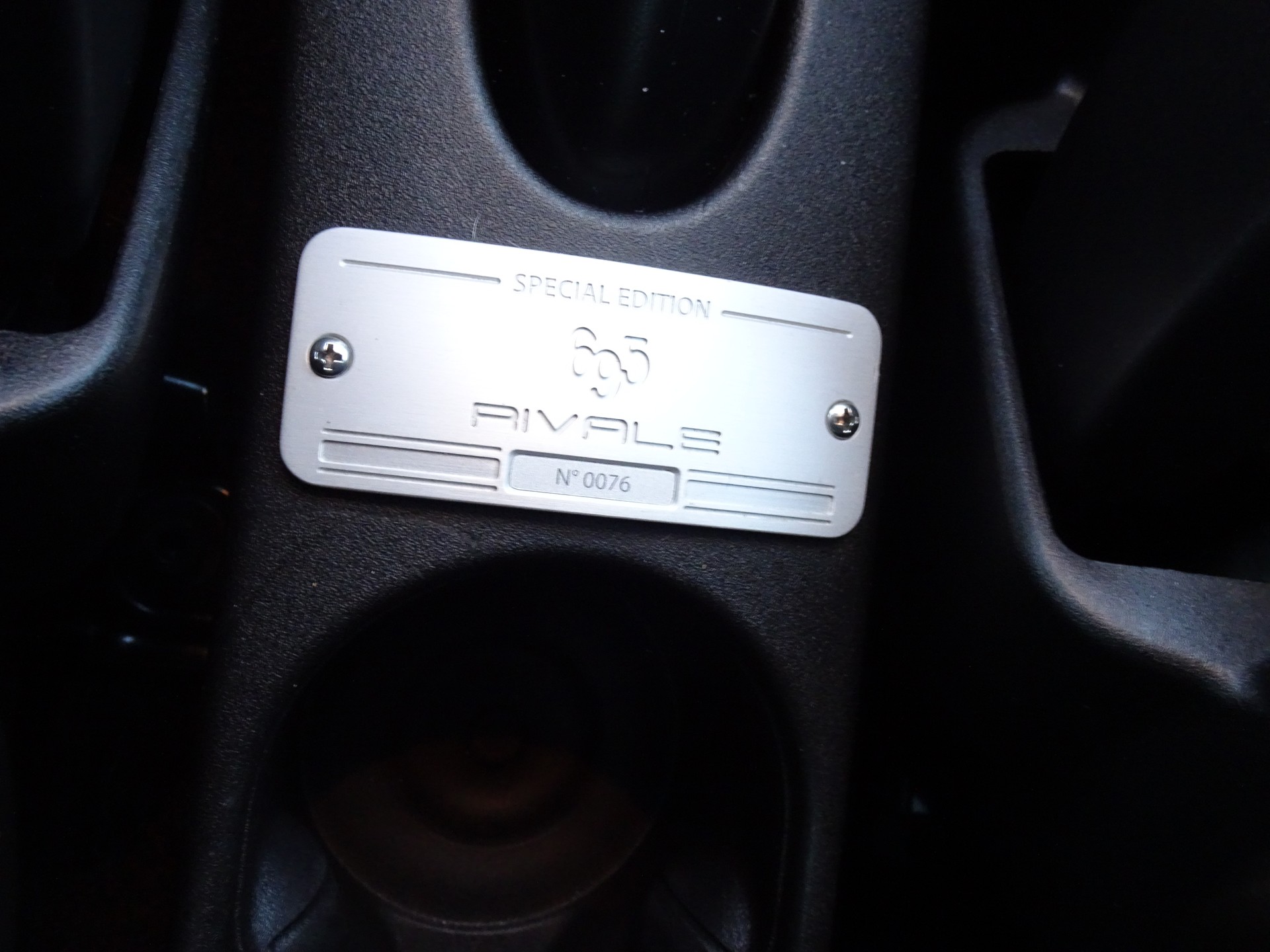 FIAT 695 1.4 16V Turbo Abarth Rivale-image-15