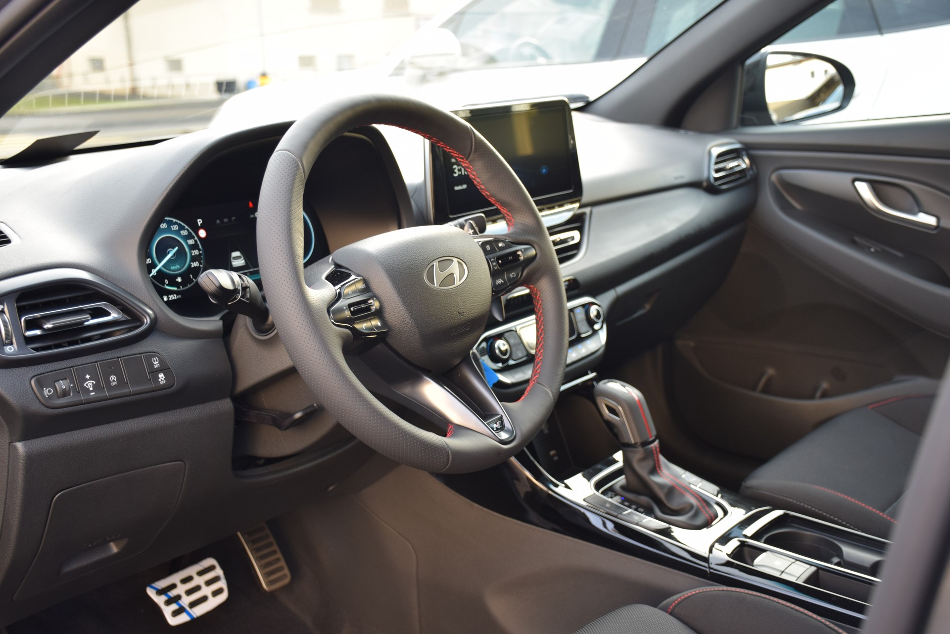 HYUNDAI i30 Wagon 1.5 T-GDi N Line 48V MH DCT-image-12