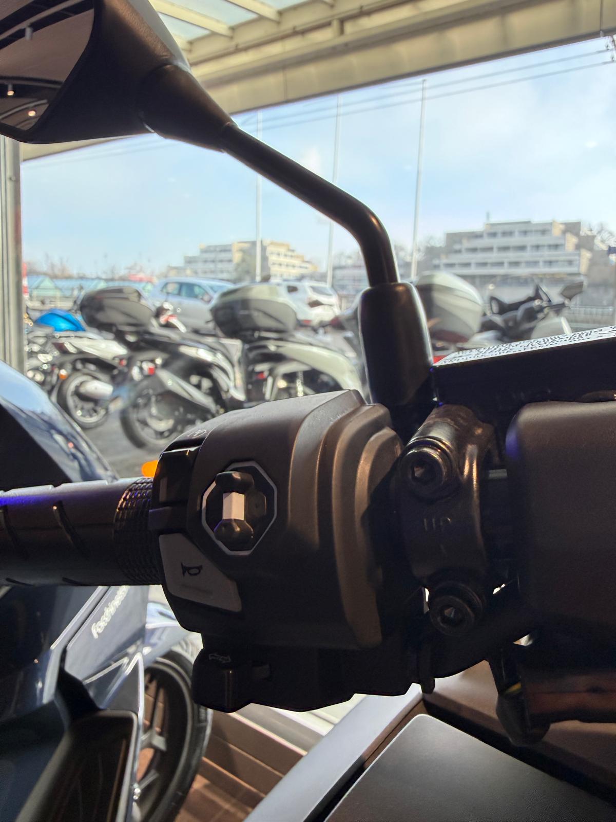 HONDA PCX 125 DX TFT. connectivity-image-4