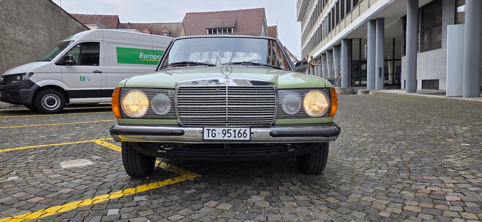 MERCEDES-BENZ W123