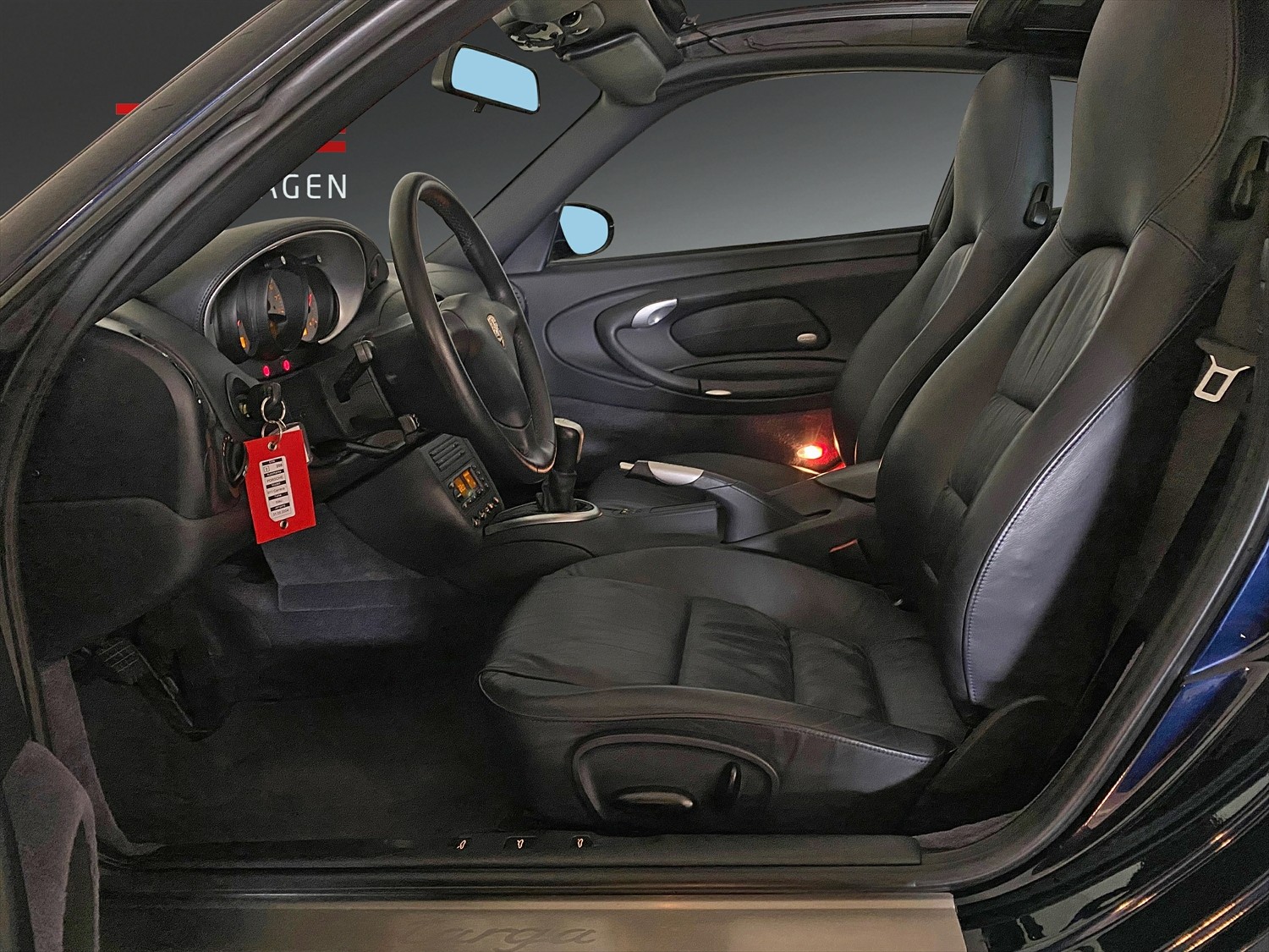PORSCHE 911 Carrera Targa-showroom-element-3