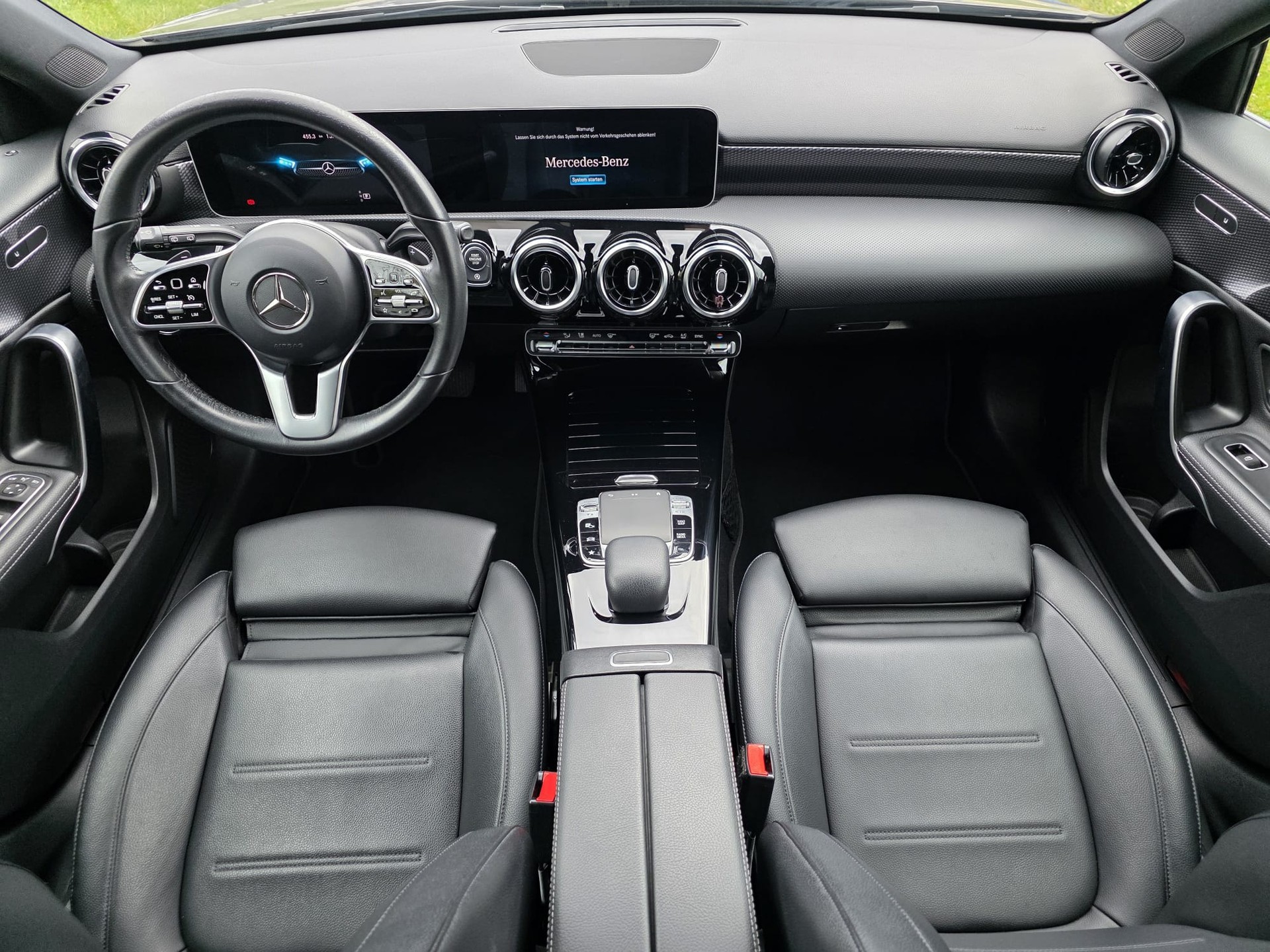 MERCEDES-BENZ A 180 Progressive 7G-DCT-image-9