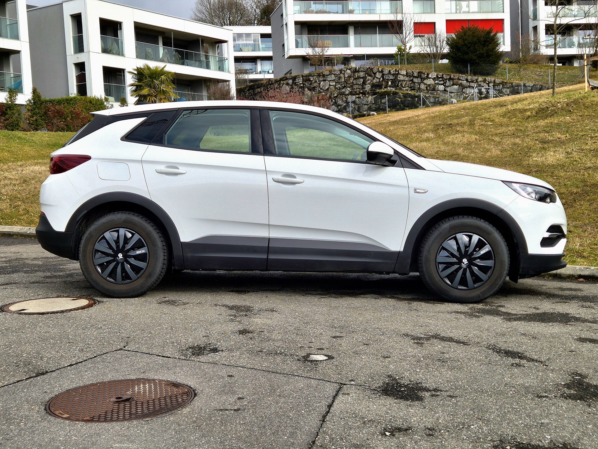 OPEL Grandland X 1.2i TP Enjoy-image-4