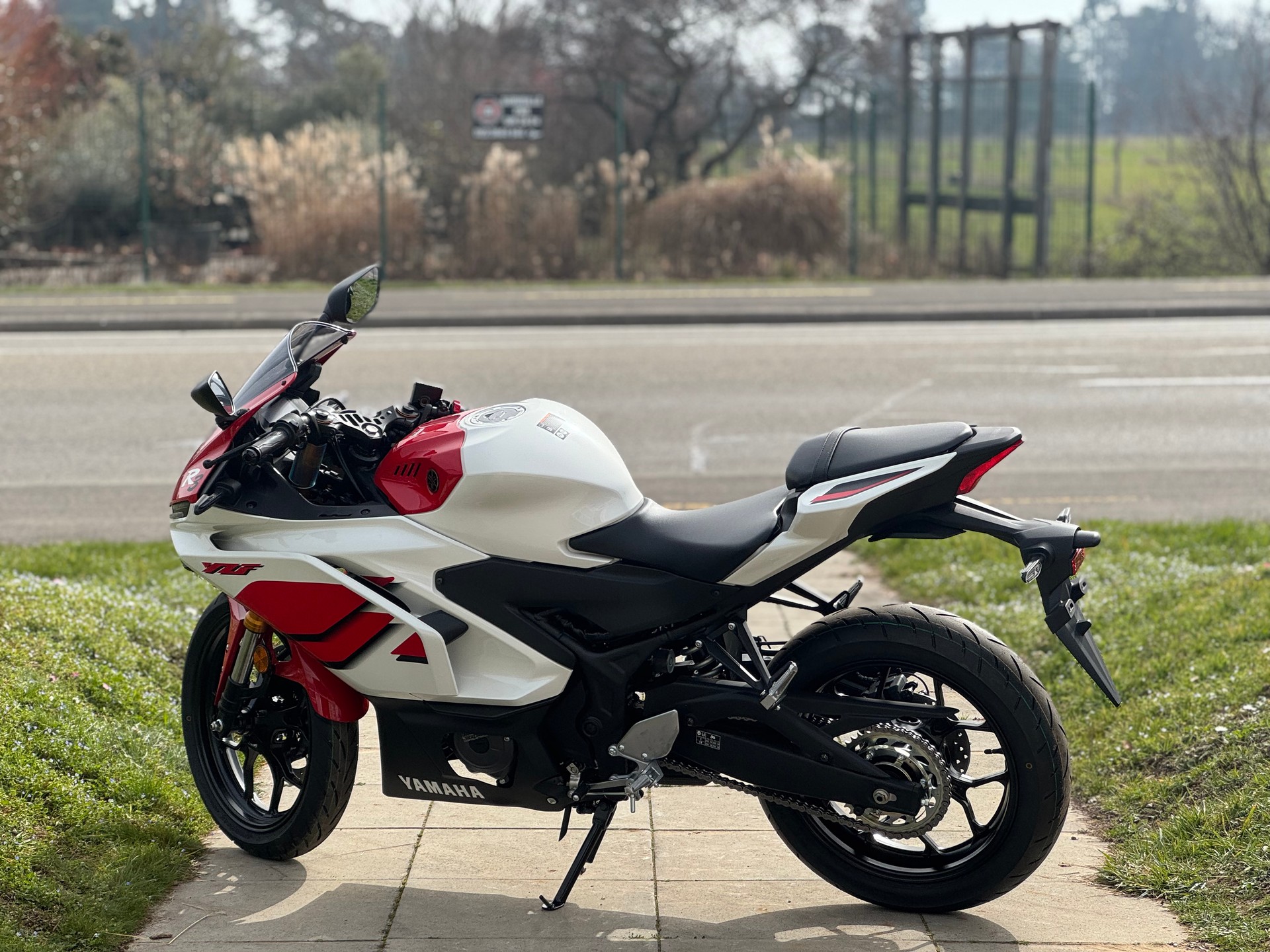 YAMAHA YZF-R3 ABS 70th Anniversary-image-3