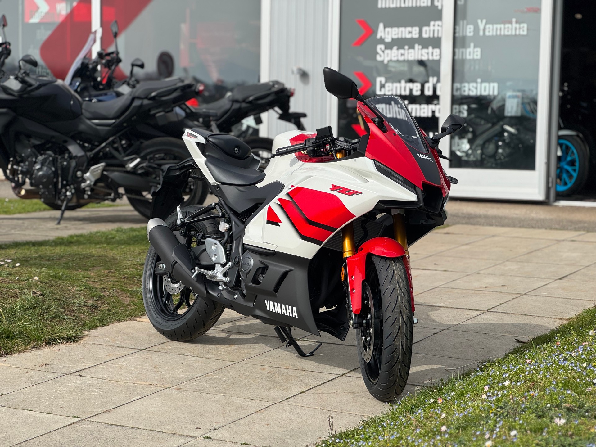 YAMAHA YZF-R3 ABS 70th Anniversary-image-5