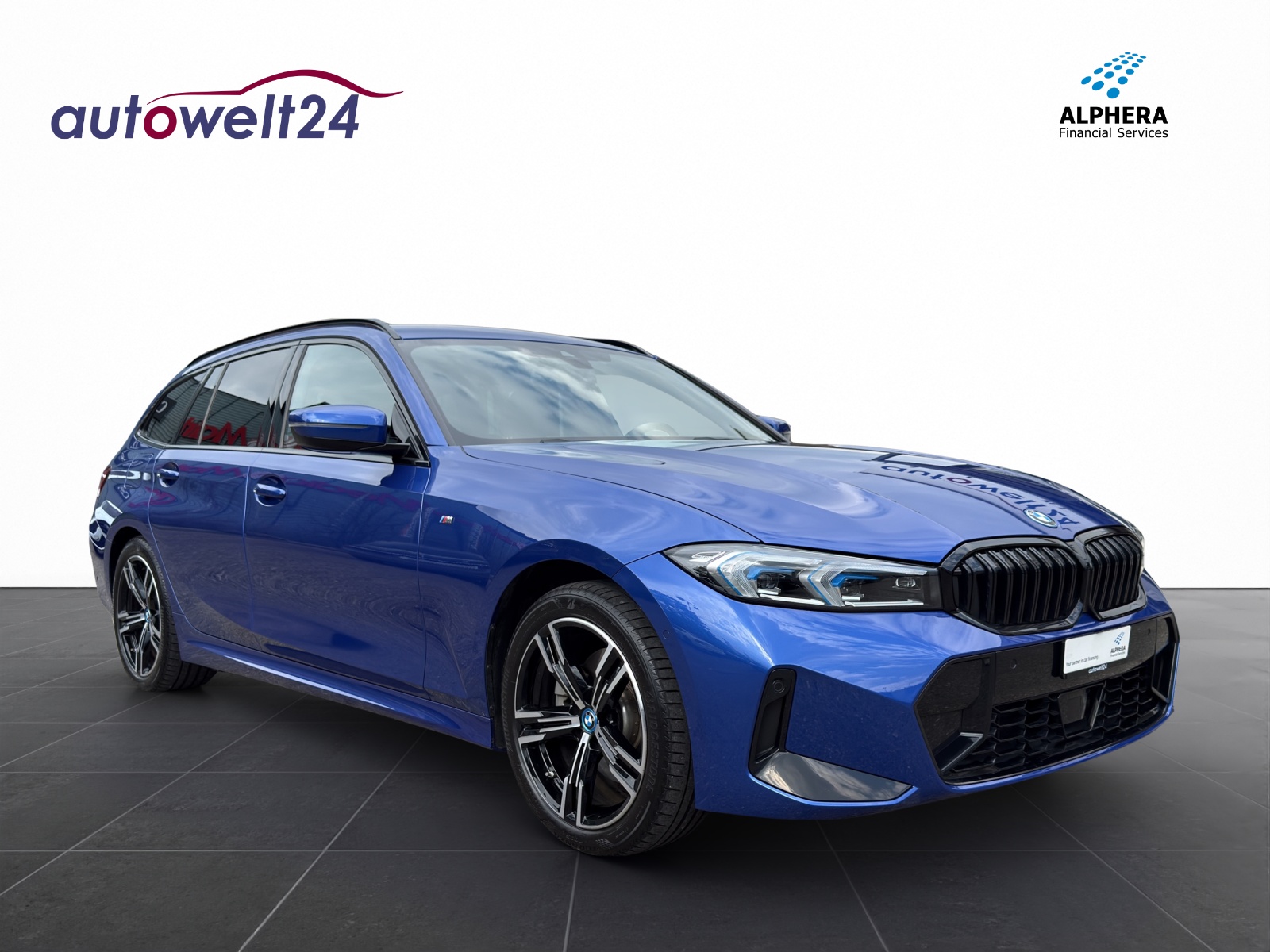 BMW 330e x DriveTouring Steptronic M Sport-showroom-element-3