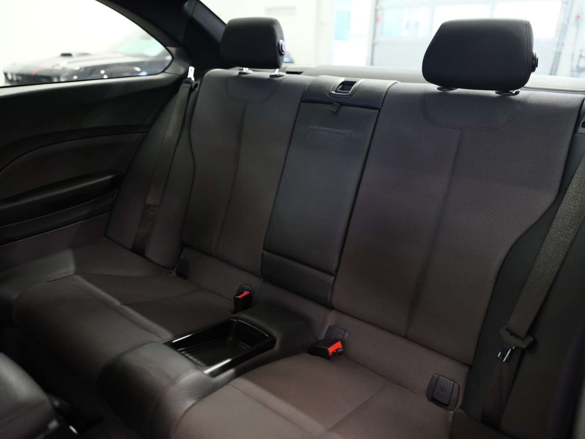 BMW 218d *Komfortzugang* *M Sport Lederlenkrad* *Sonnenschutzverglasung*-image-25