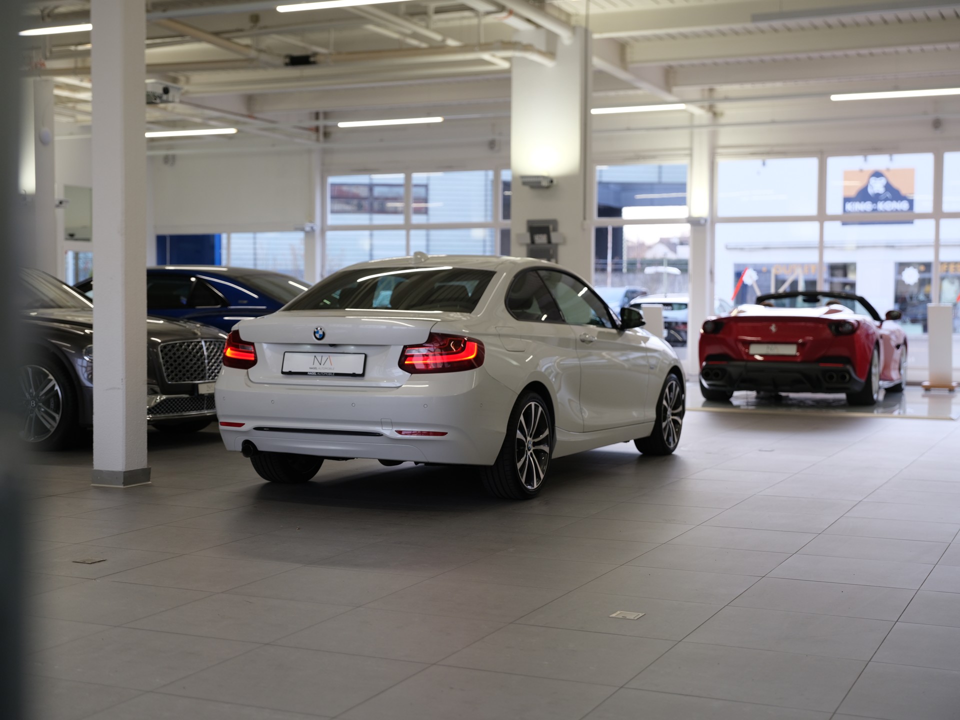 BMW 218d *Komfortzugang* *M Sport Lederlenkrad* *Sonnenschutzverglasung*-image-12