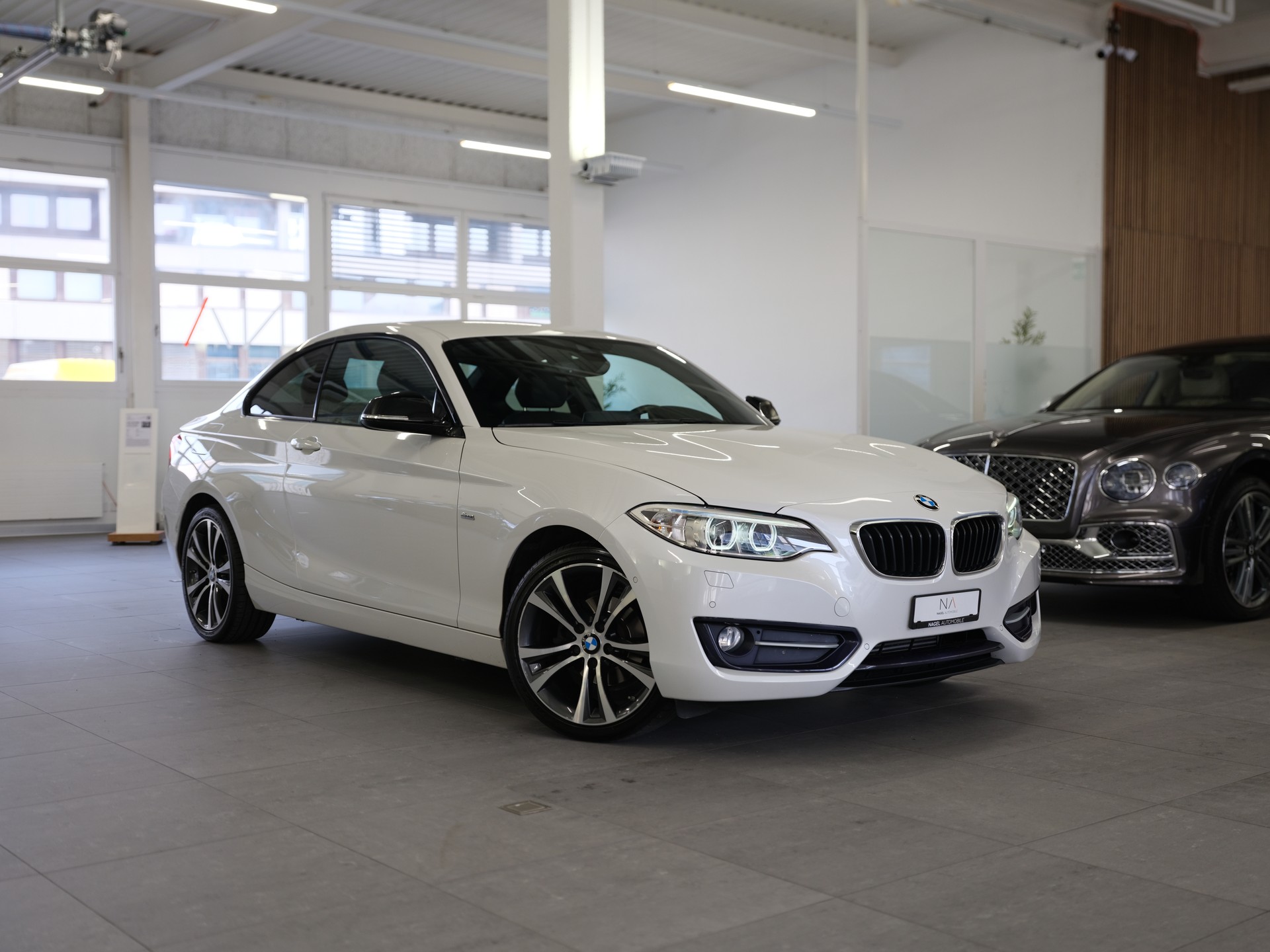 BMW 218d *Komfortzugang* *M Sport Lederlenkrad* *Sonnenschutzverglasung*