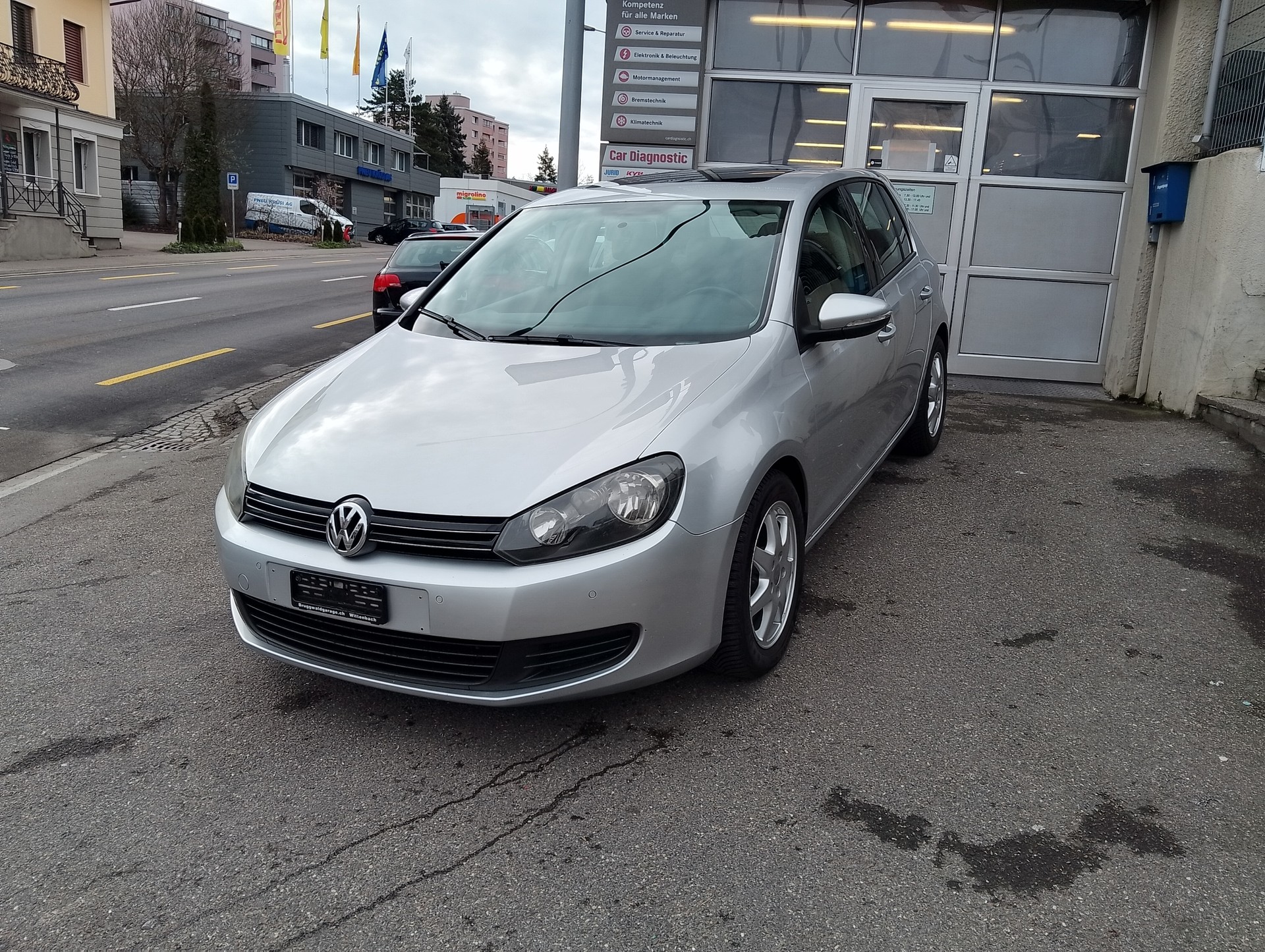 VW Golf 1.4 TSI Sportline DSG-image-1