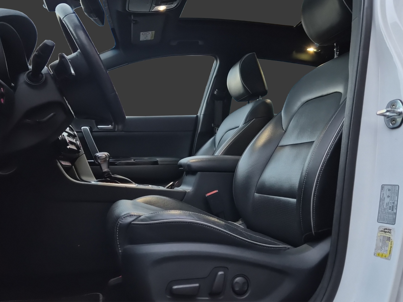 KIA Sportage 1.6 T-GDi Style GT Line 4WD Automat-image-13