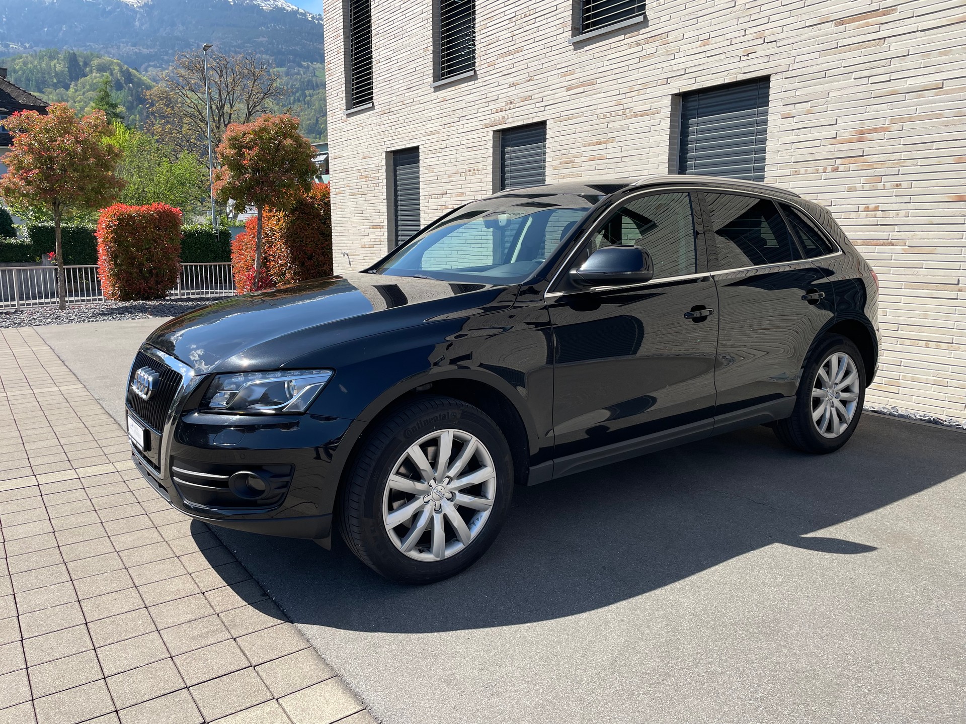 AUDI Q5 3.0 TDI quattro S-tronic-image-2
