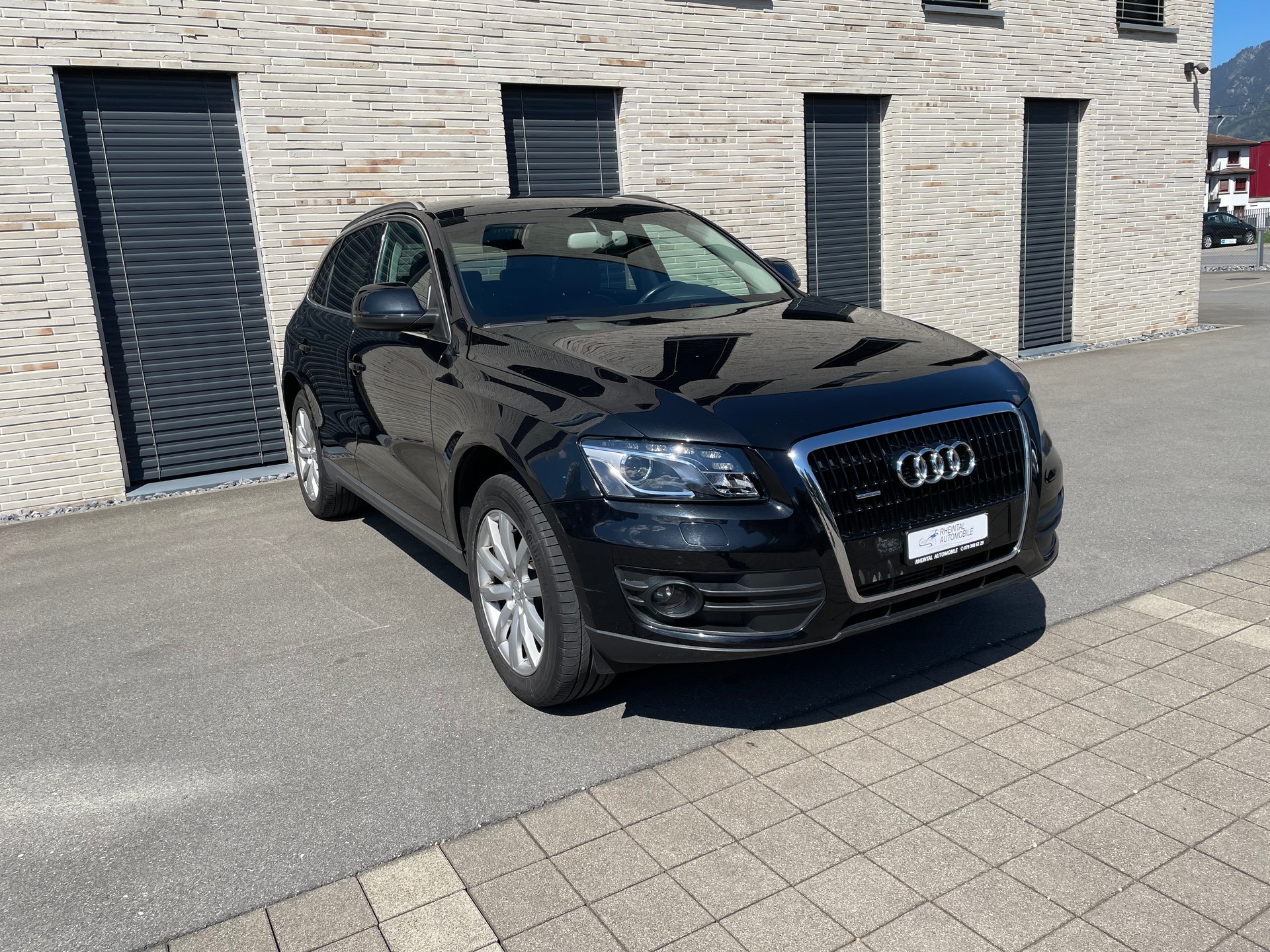 AUDI Q5 3.0 TDI quattro S-tronic-image-4
