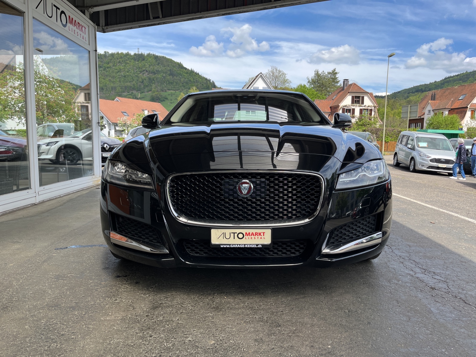 JAGUAR XF 20d Portfolio AWD Automatic-image-5