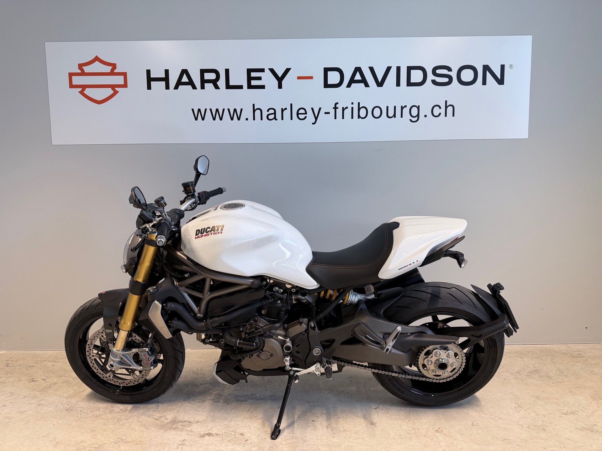 DUCATI Monster 1200 S ABS-image-1