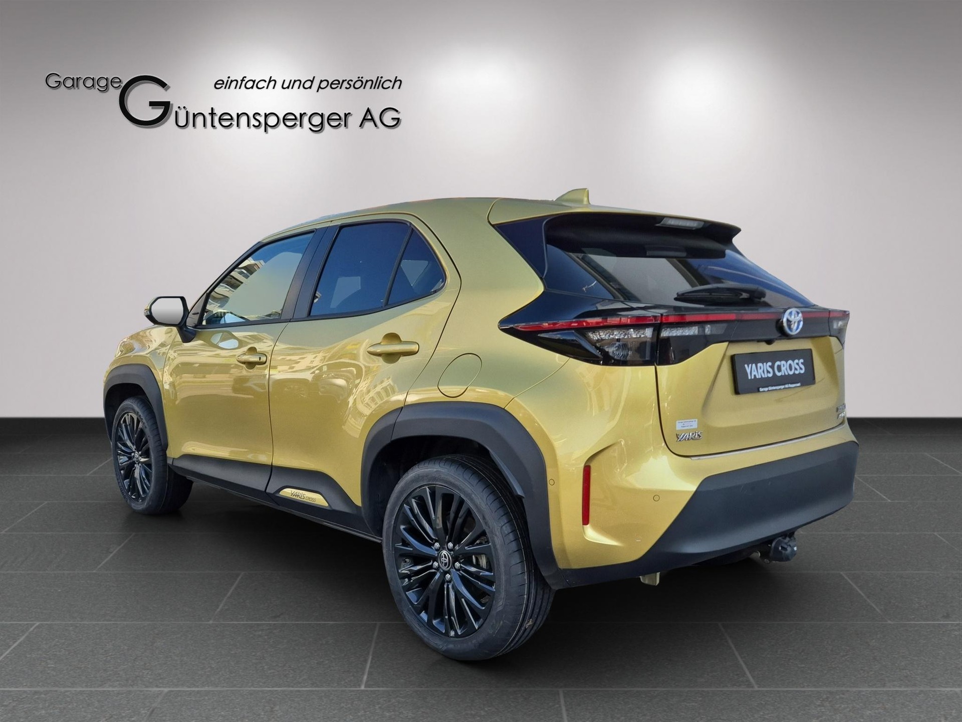 TOYOTA Yaris Cross 1.5 VVT-i HSD Elegant AWD-i-showroom-element-2