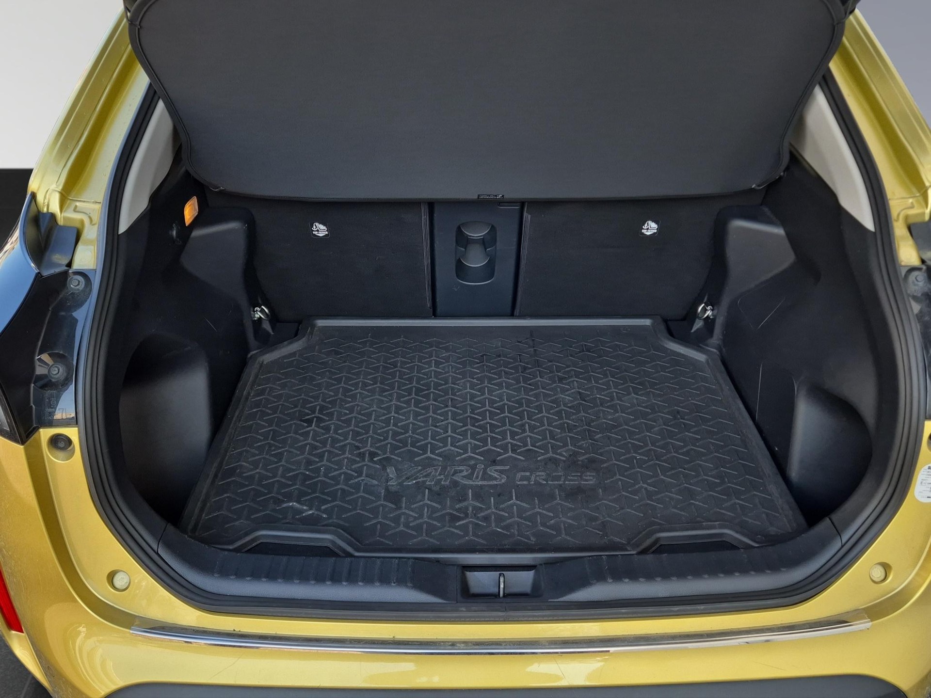 TOYOTA Yaris Cross 1.5 VVT-i HSD Elegant AWD-i-image-17