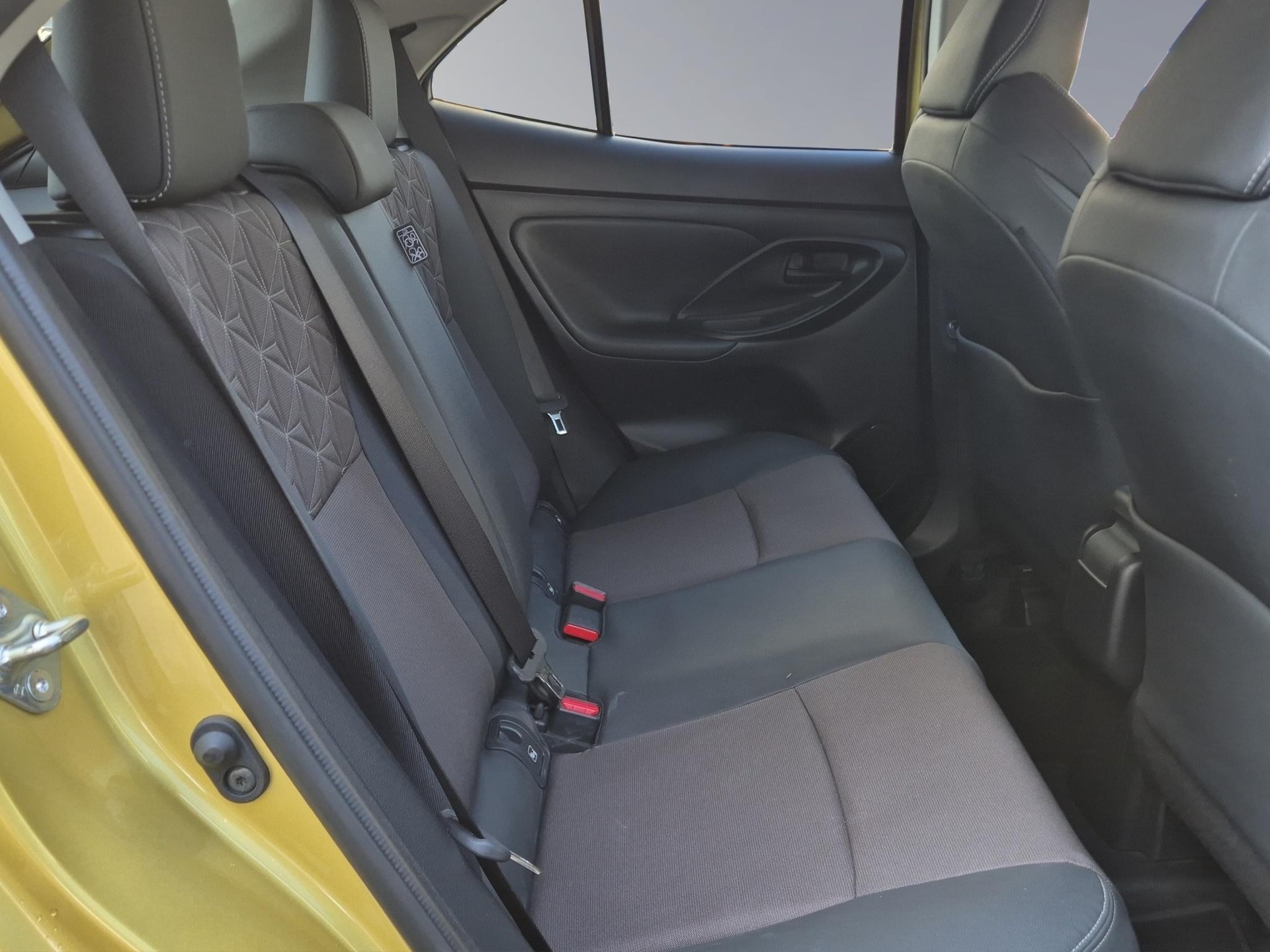 TOYOTA Yaris Cross 1.5 VVT-i HSD Elegant AWD-i-image-15