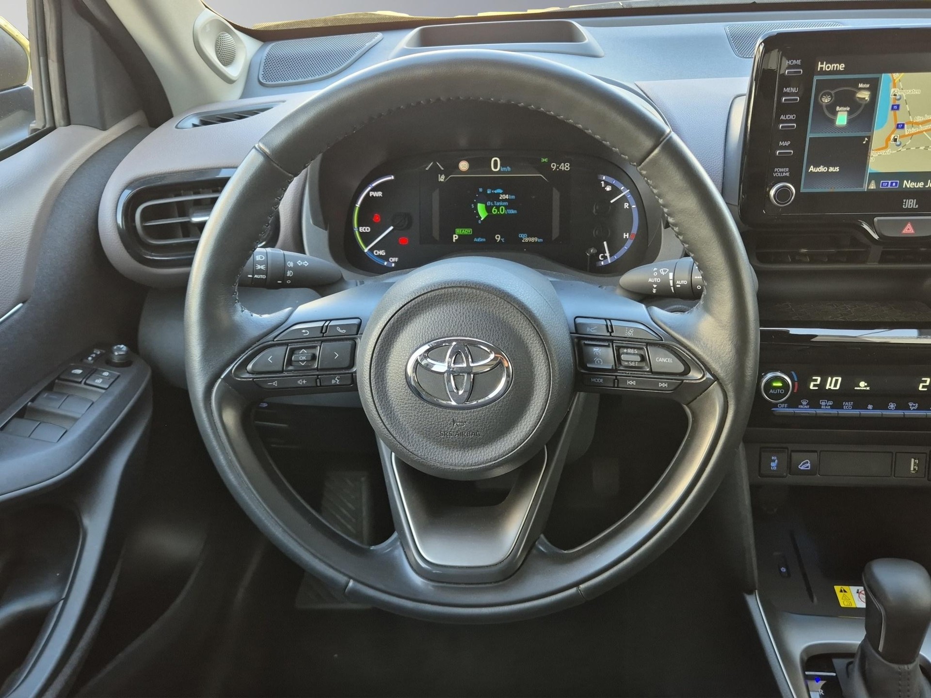 TOYOTA Yaris Cross 1.5 VVT-i HSD Elegant AWD-i-image-9