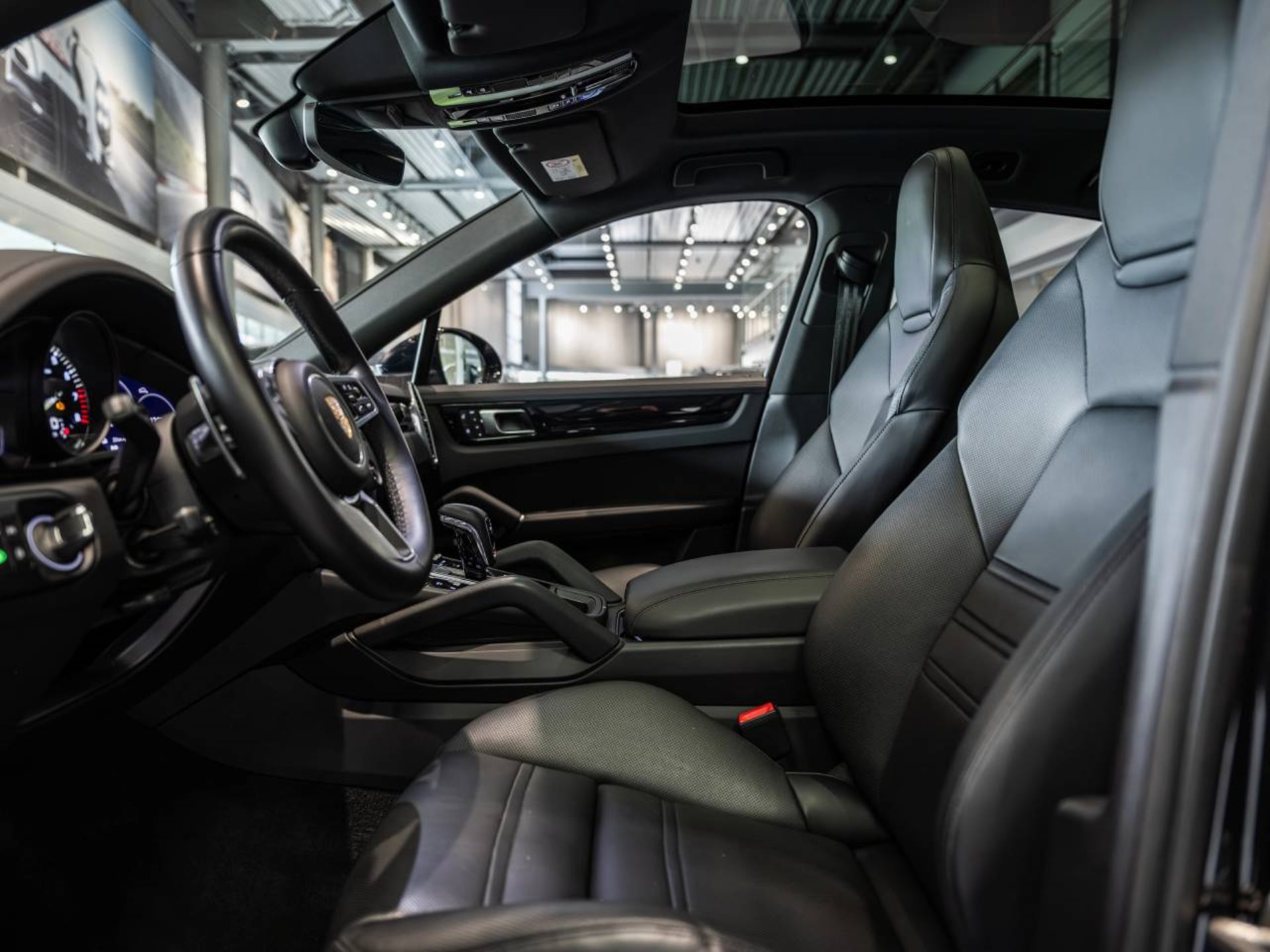 PORSCHE Cayenne E-Hybrid Coupé-showroom-element-3