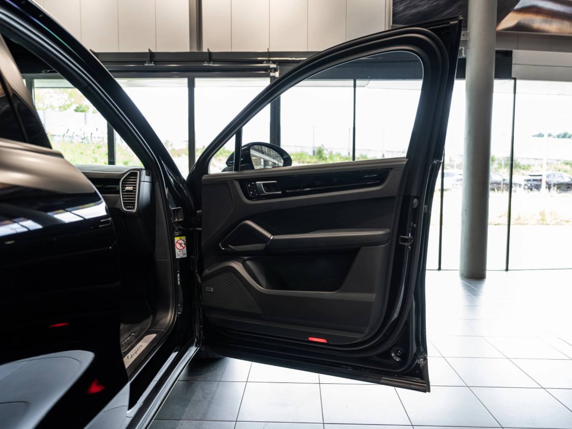PORSCHE Cayenne E-Hybrid Coupé-image-21